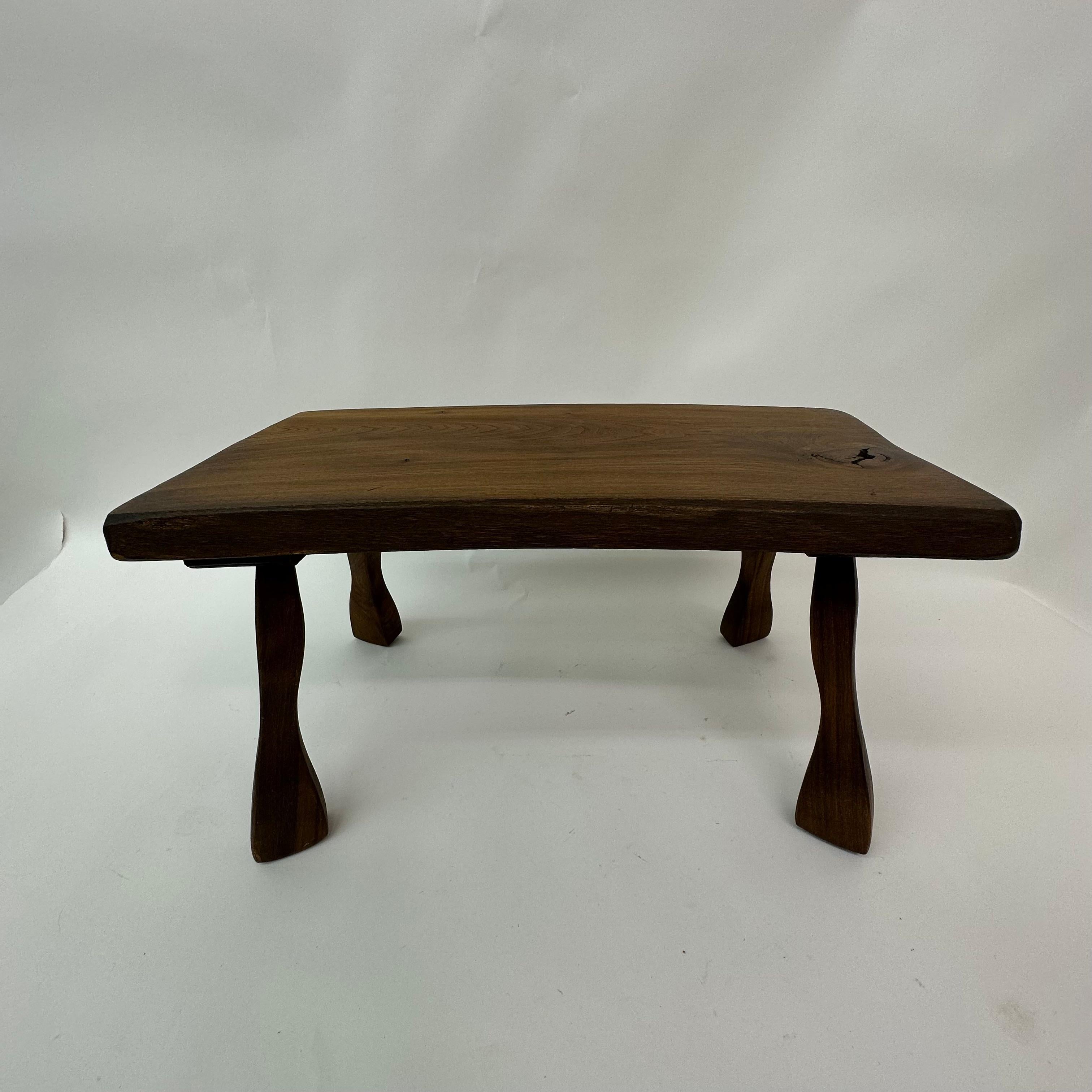Mid-Century Modern Table d'appoint brutaliste en bois massif, années 1970 en vente