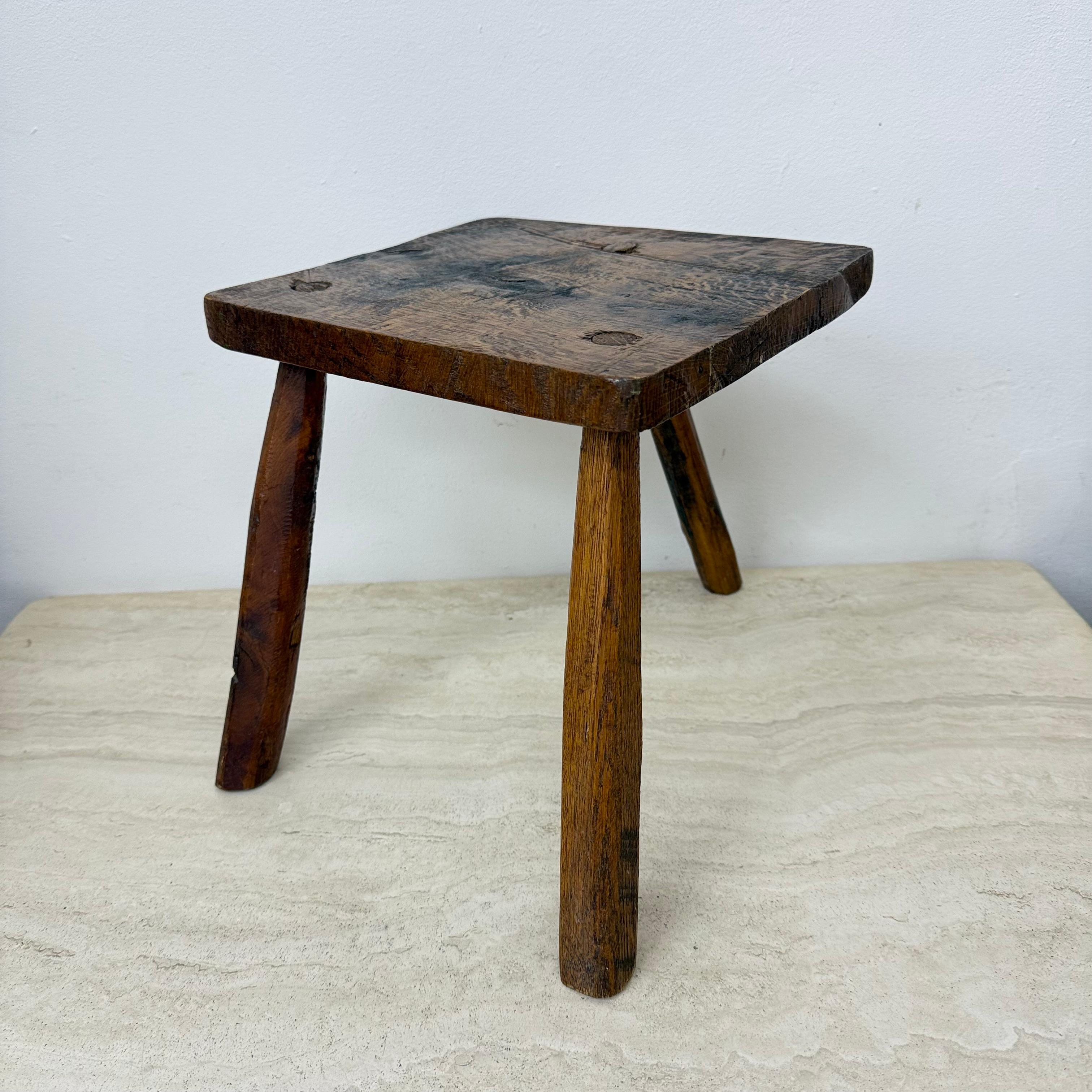Brutalisme Table d'appoint brutaliste en bois massif, 1970 en vente