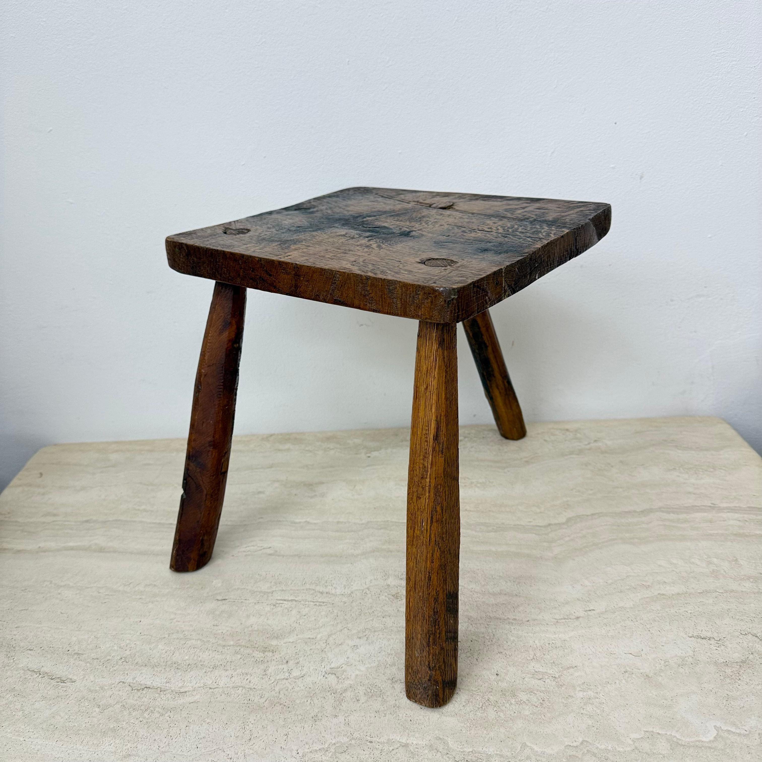 Allemand Table d'appoint brutaliste en bois massif, 1970 en vente