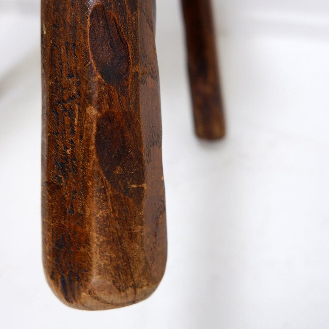 Table d'appoint brutaliste en bois massif en vente 1