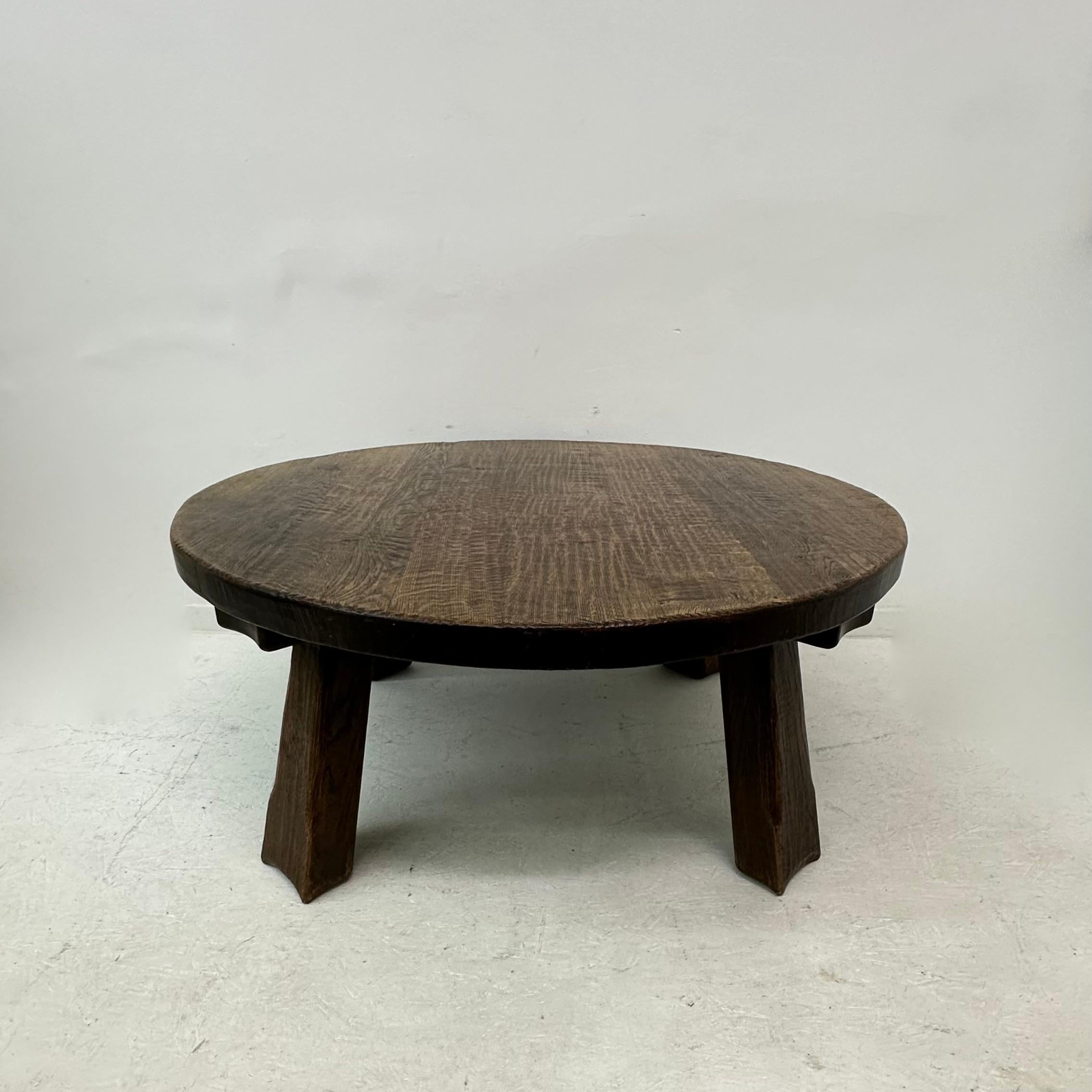 Brutalist solid wooden Coffee table , 1970’s In Good Condition For Sale In Delft, NL