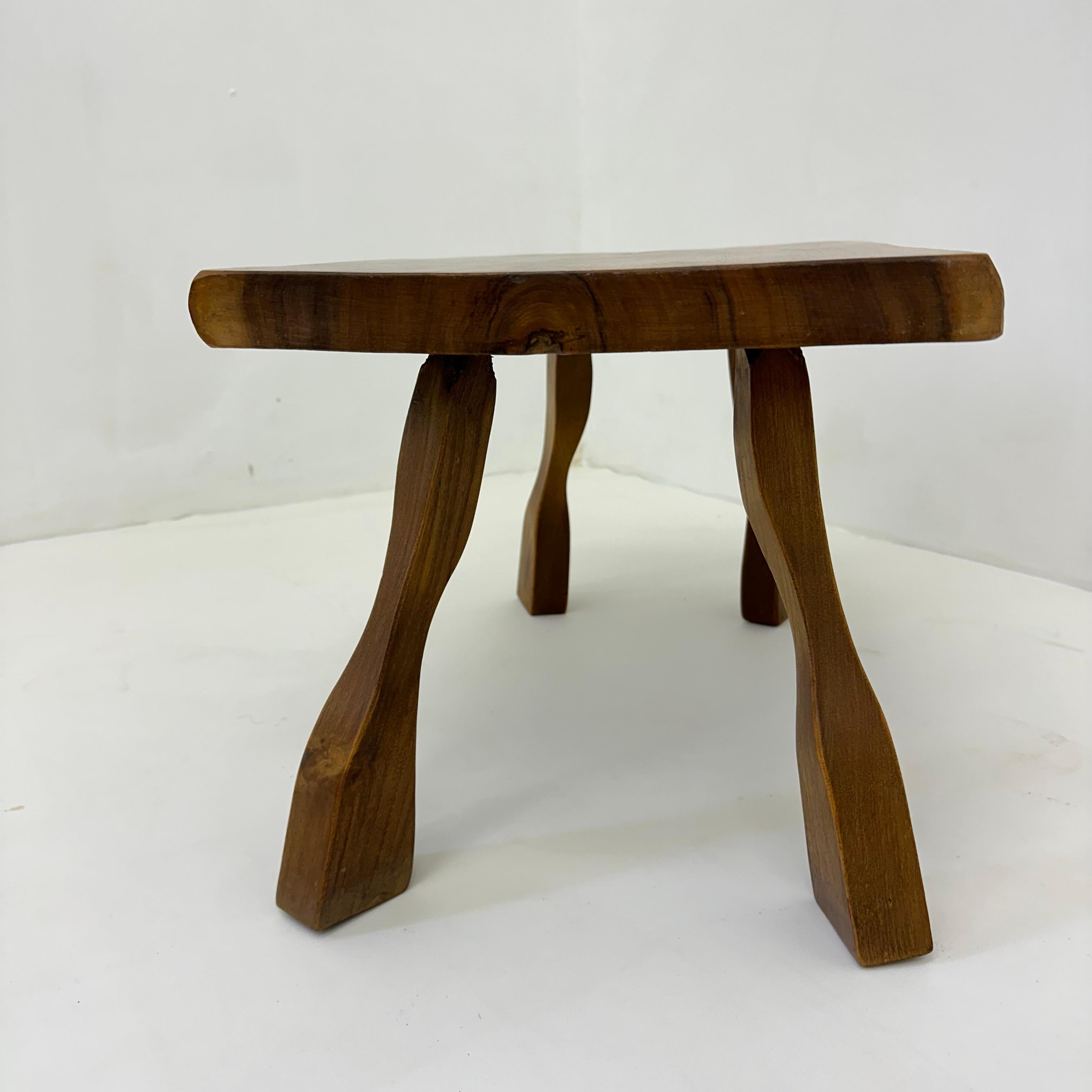 Brutalistischer Beistelltisch aus Massivholz, 1970er Jahre im Angebot 12