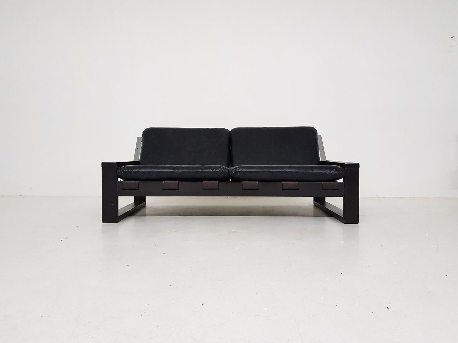 20th Century Brutalist Sonja Wasseur Leather and Oak Two-Seat Sofa, The Netherlands, 1970s