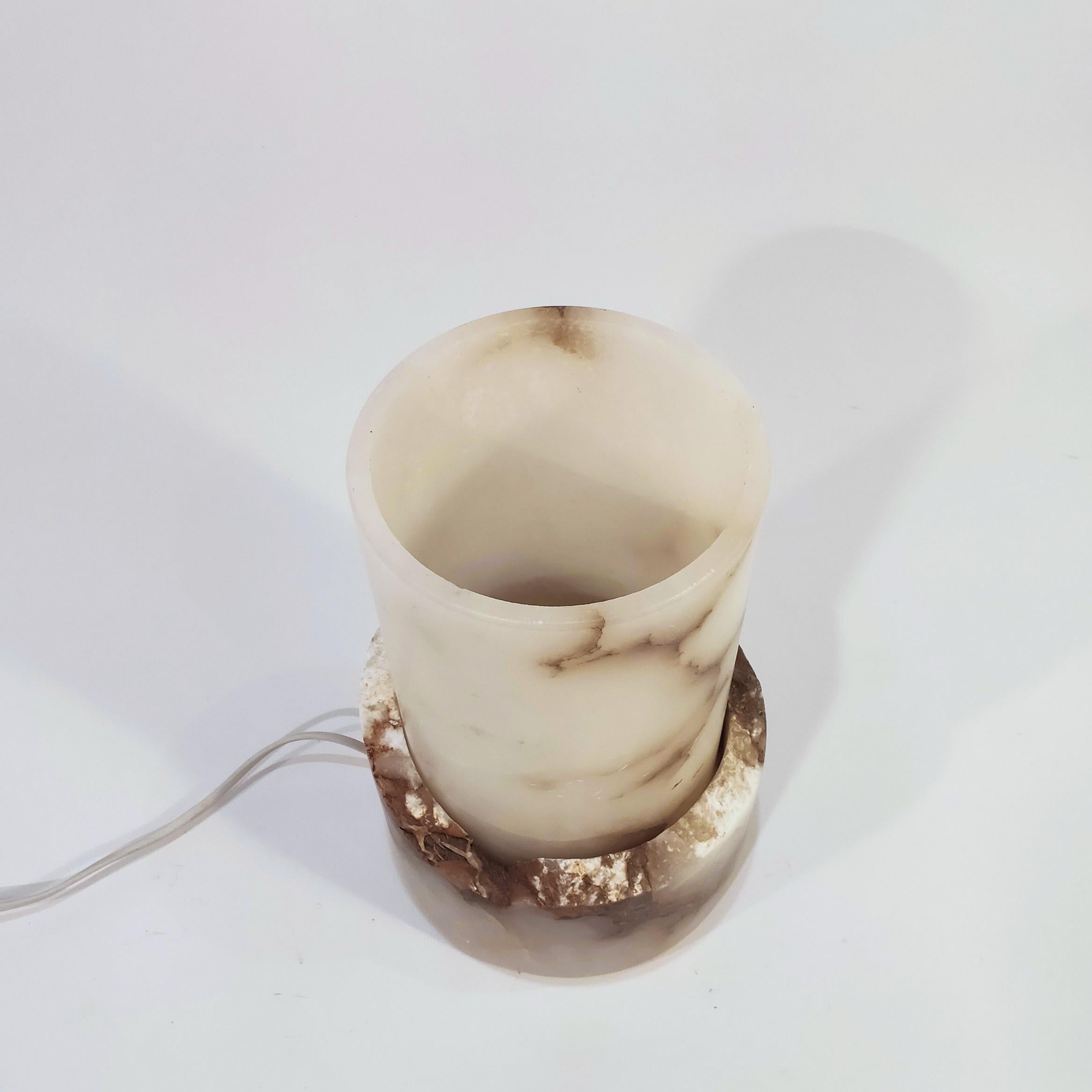 Spanish Brutalist Spaceage alabaster table lamp in the style of Eclipsi, Spain, 1970 For Sale