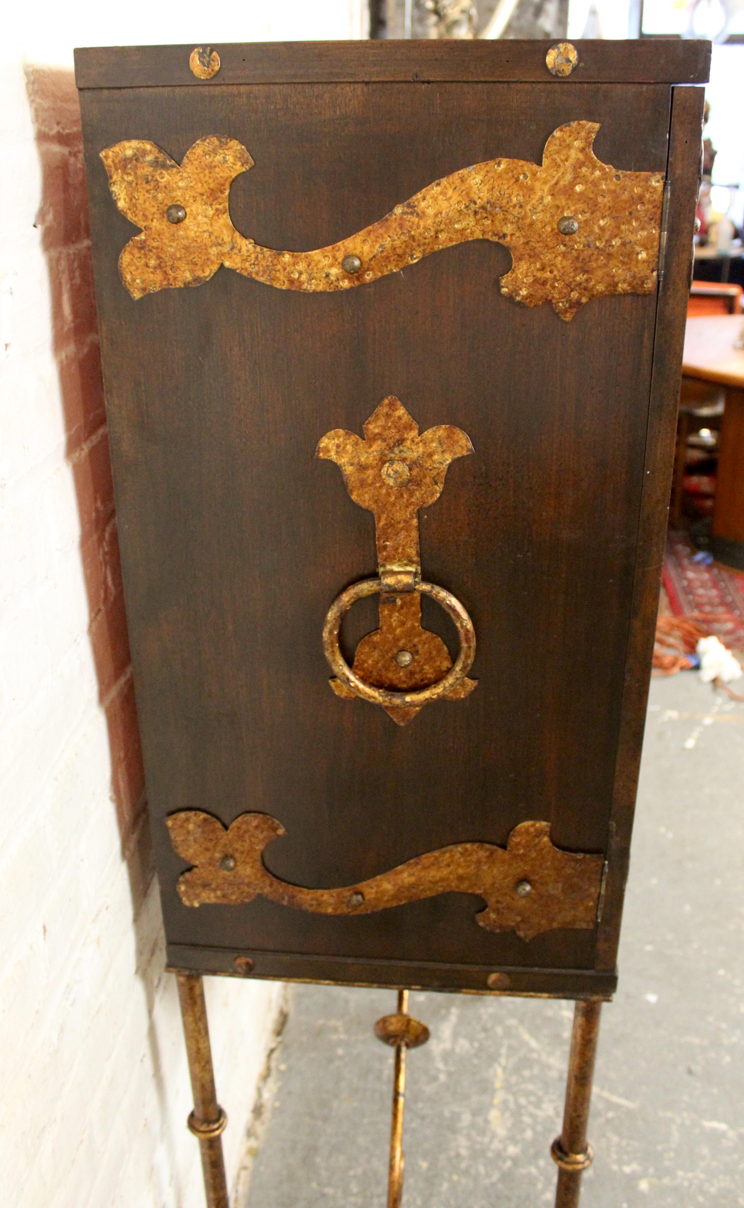 Brutalistischer spanischer Barschrank im Angebot 4