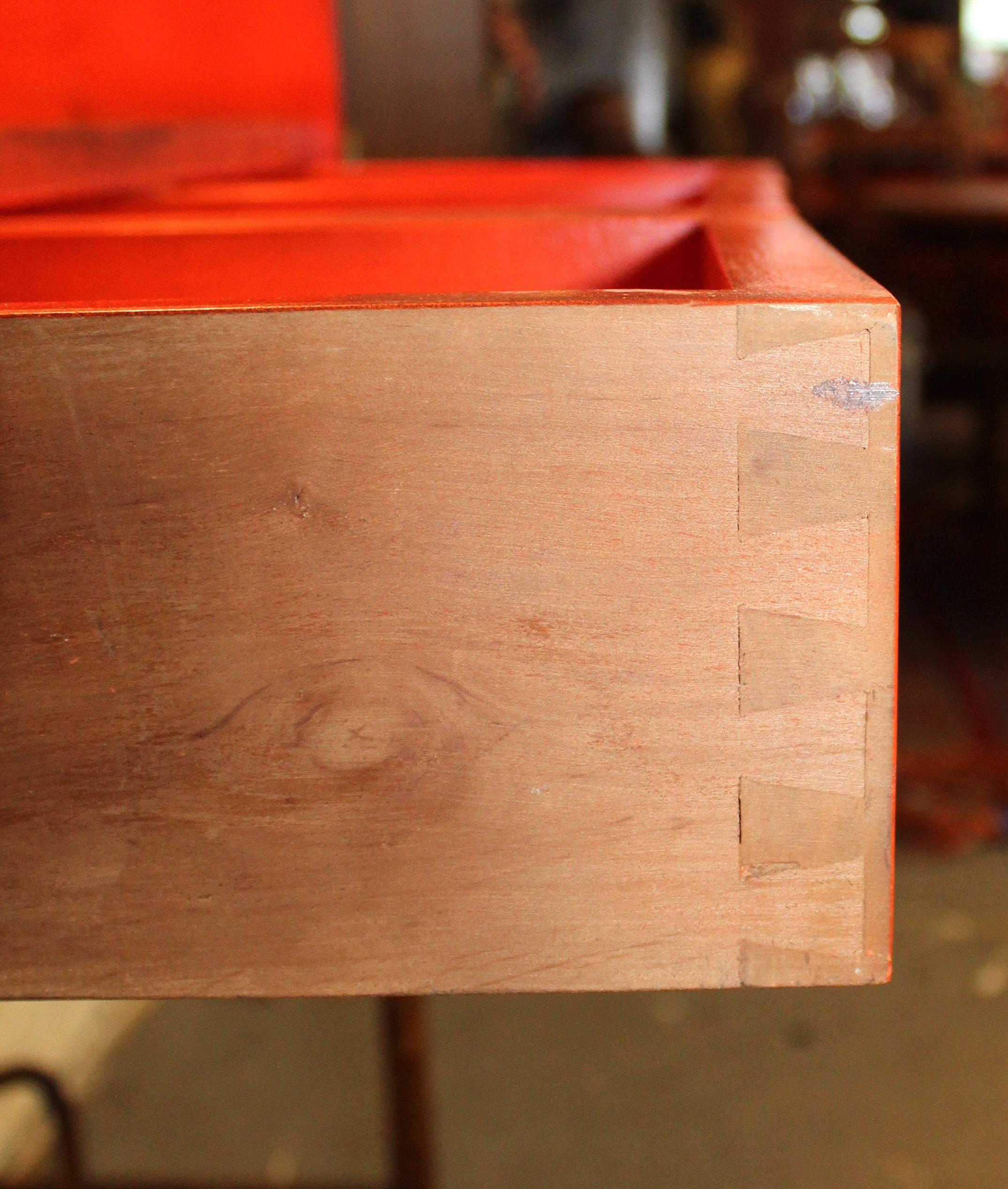 Brutalistischer spanischer Barschrank im Zustand „Gut“ im Angebot in Brooklyn, NY
