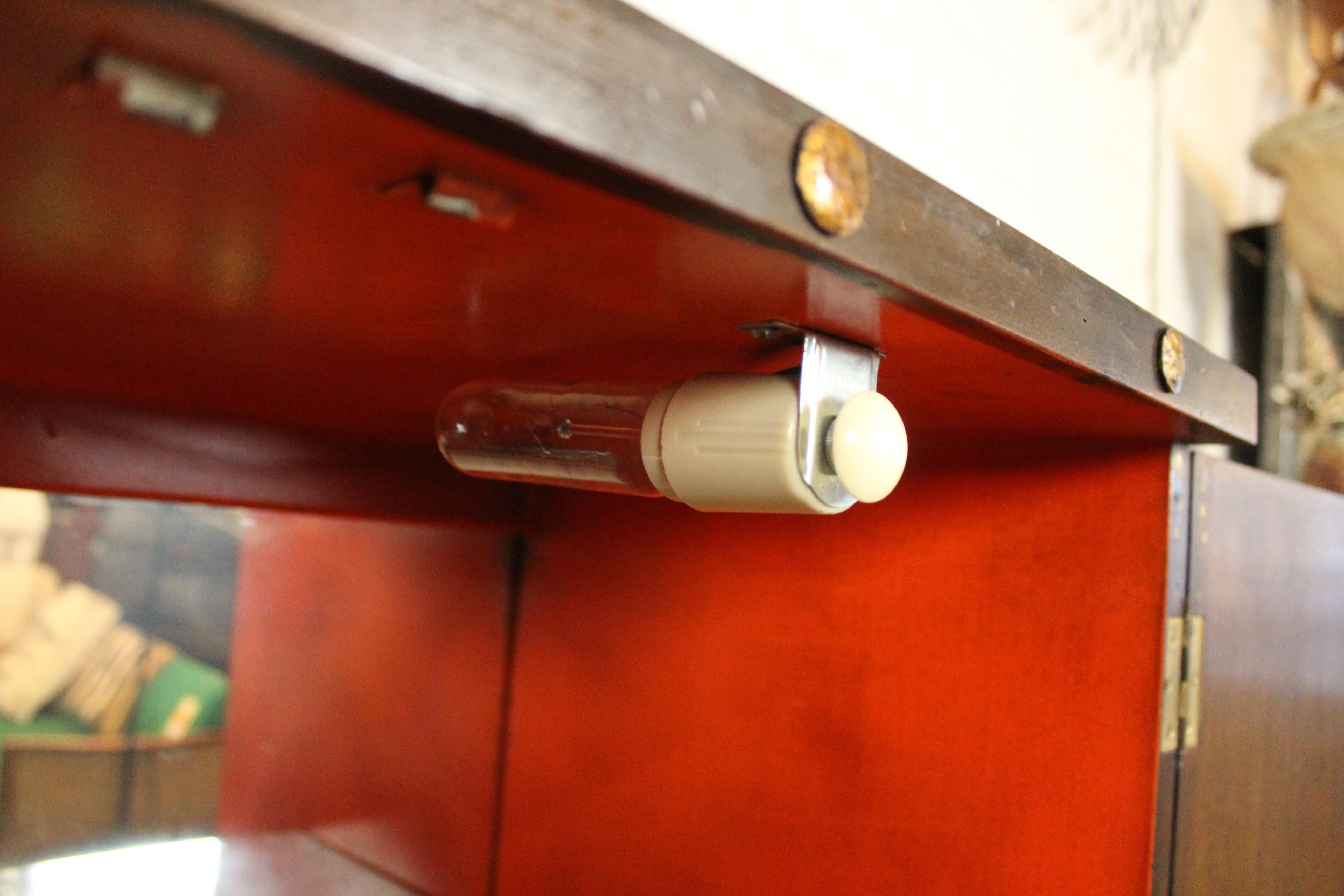 Brutalistischer spanischer Barschrank (Glas) im Angebot