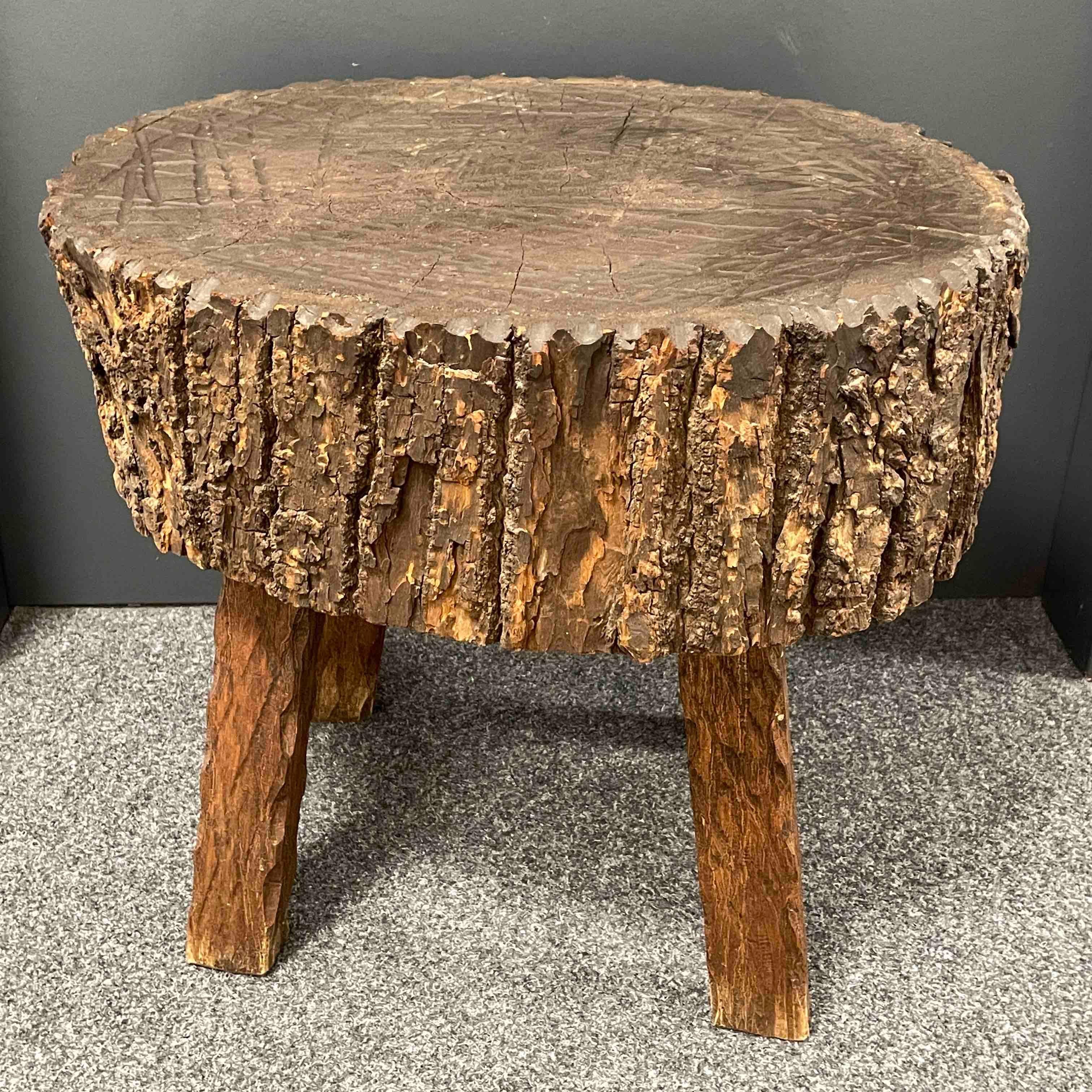 Brutalist Spanish Provincial Antique Rustic Style Chopping Block Table In Good Condition For Sale In Nuernberg, DE