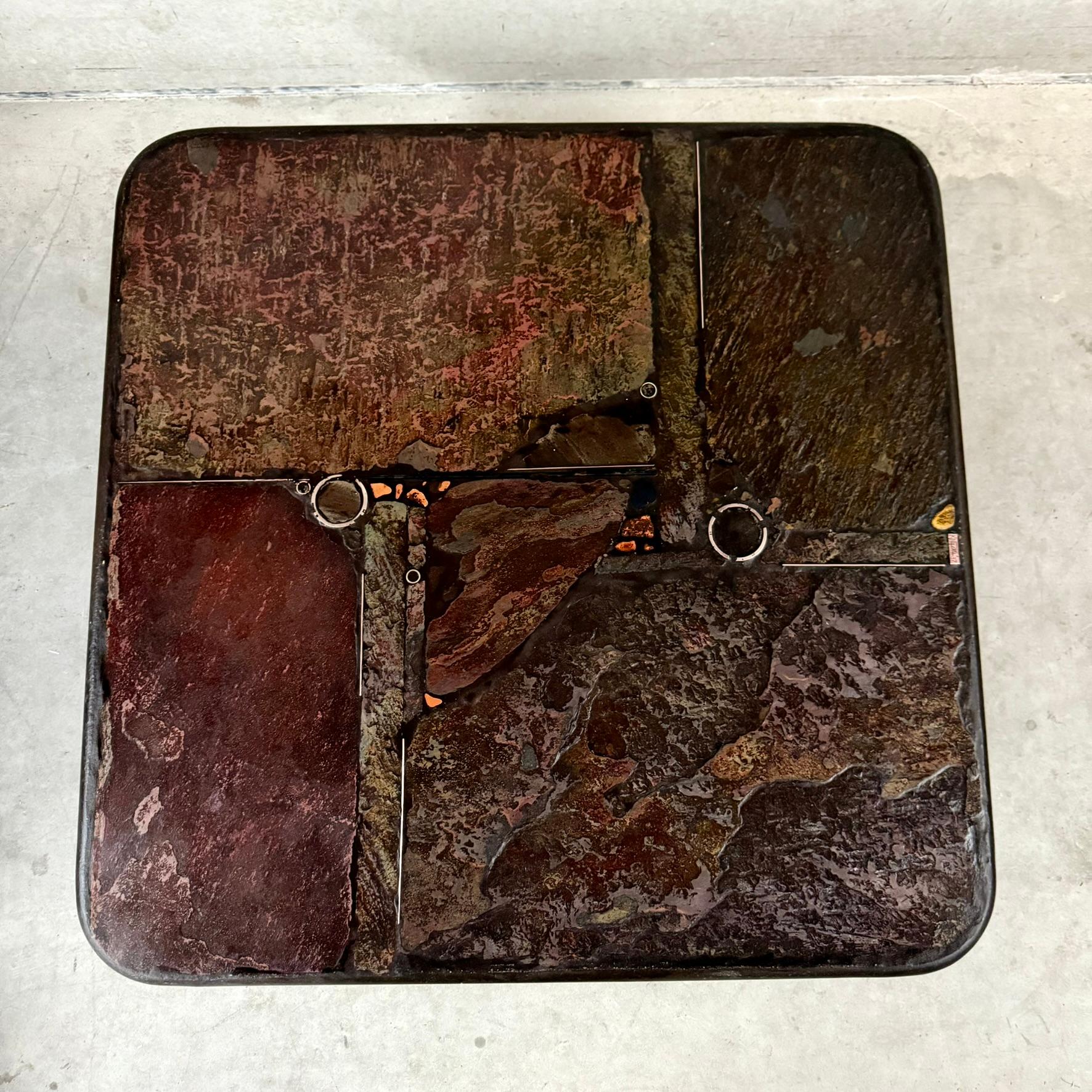 Table basse brutaliste carrée en pierre d'ardoise par le sculpteur Paul Kingma, Pays-Bas Bon état - En vente à DE MEERN, NL