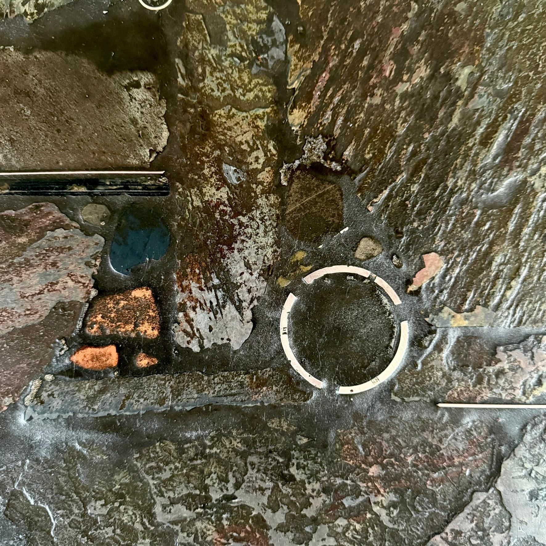 Fin du 20e siècle Table basse brutaliste carrée en pierre d'ardoise par le sculpteur Paul Kingma, Pays-Bas en vente