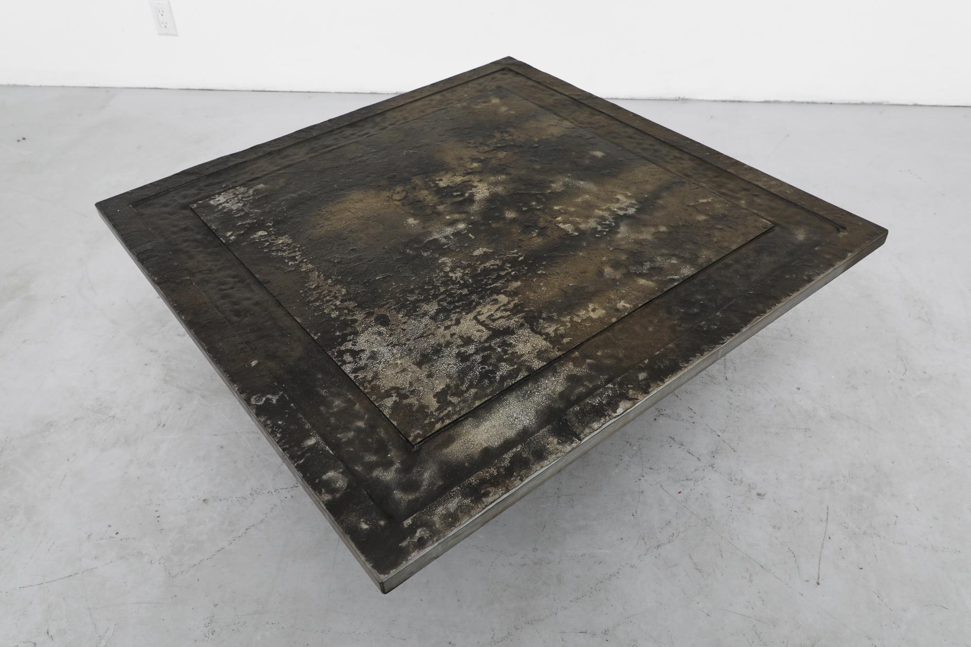 Table basse carrée brutaliste avec piédestal cubique chromé en vente 2