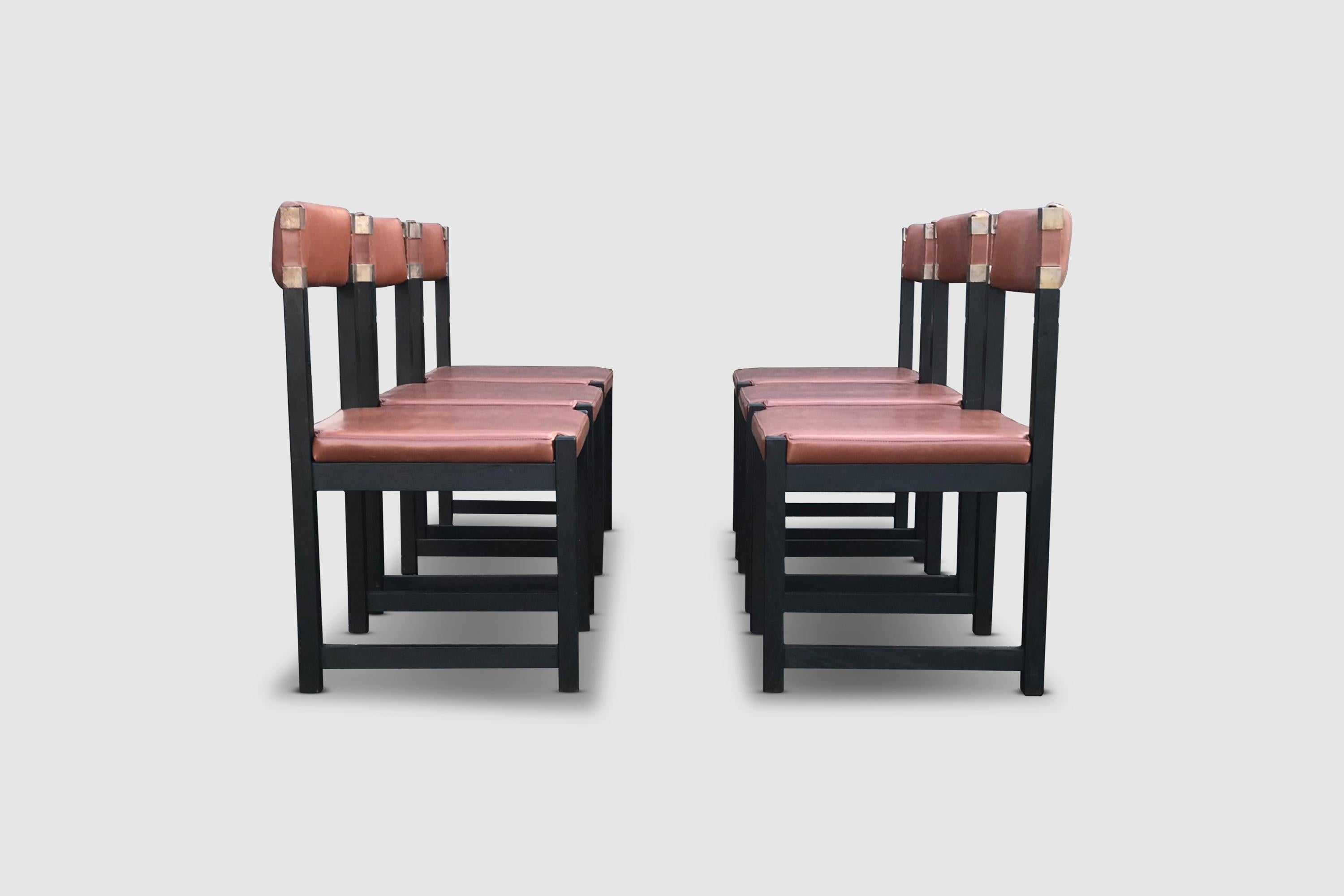 These dining chairs came from the villa of the well-known Belgian architect Georges Vandenbussche commissioned in 1969 by the architect himself.

Vandenbussche was a great fan of the Belgian modernist movement and designed architecture that was