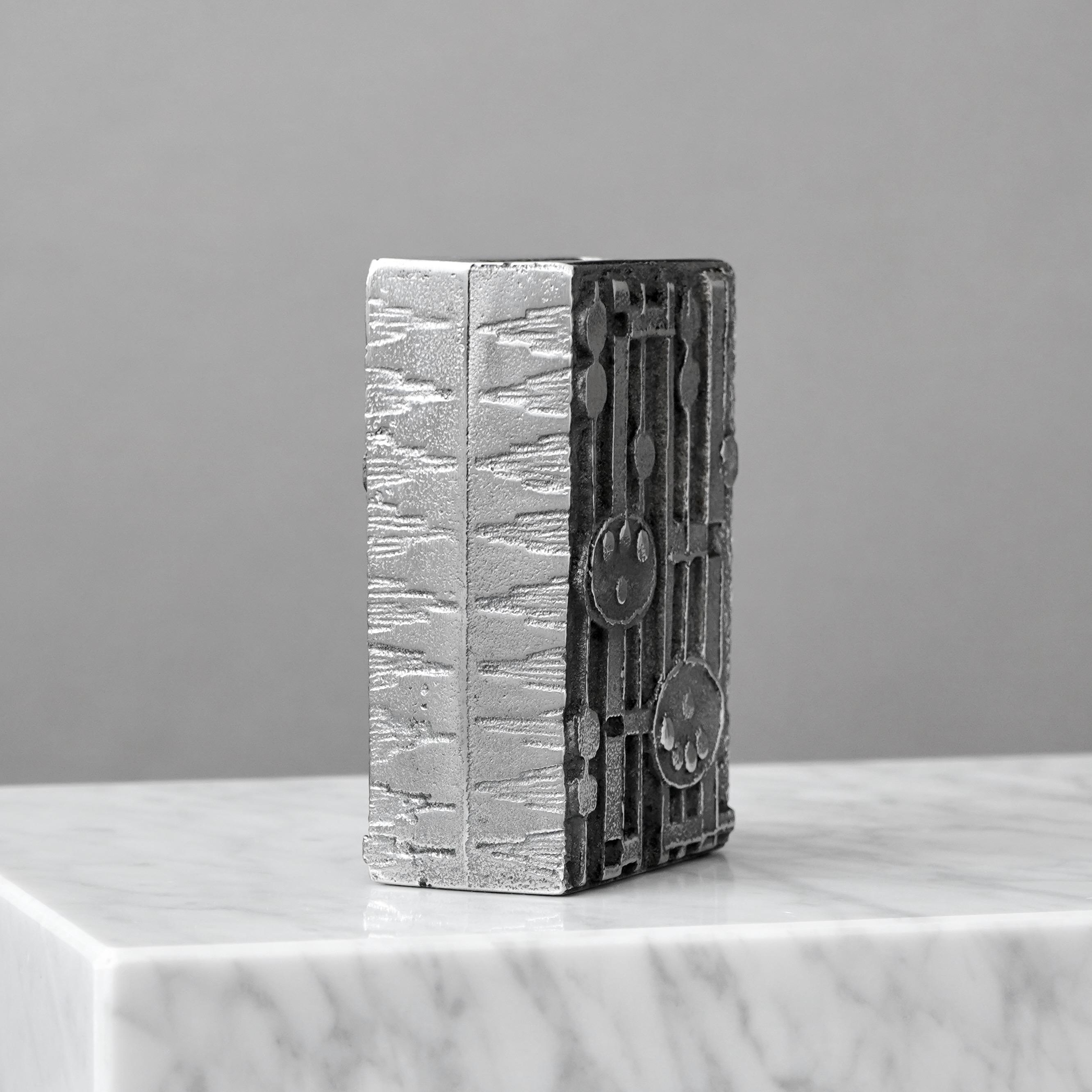 Brutalistische Vase aus Edelstahl von Olav Joa Joff. Polaris, Norwegen 1972. Stahlkunst im Angebot 1