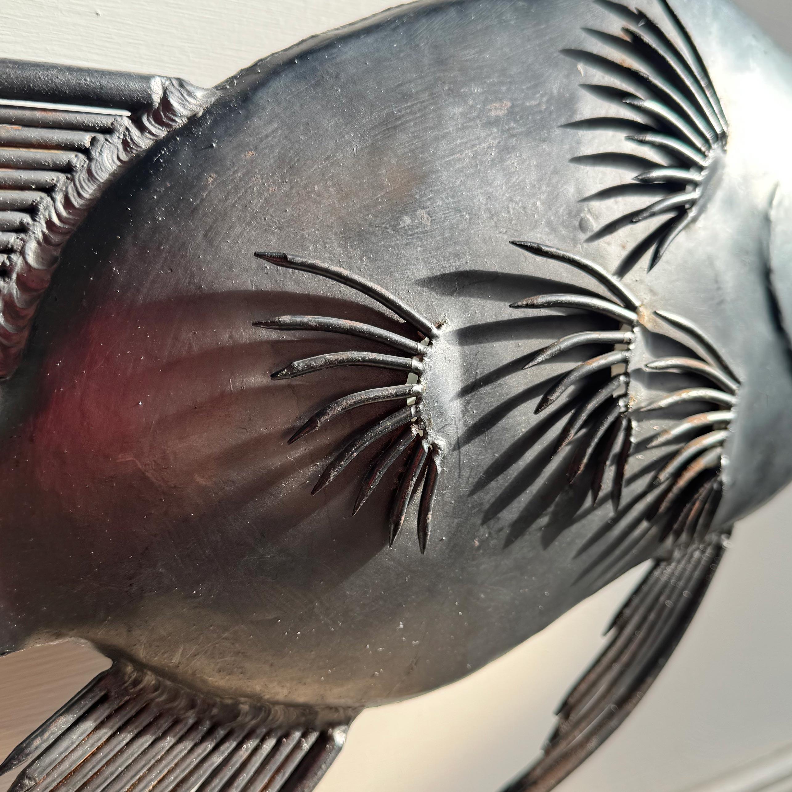 Applique brutalista in acciaio a forma di pesce degli anni '50 in vendita 7