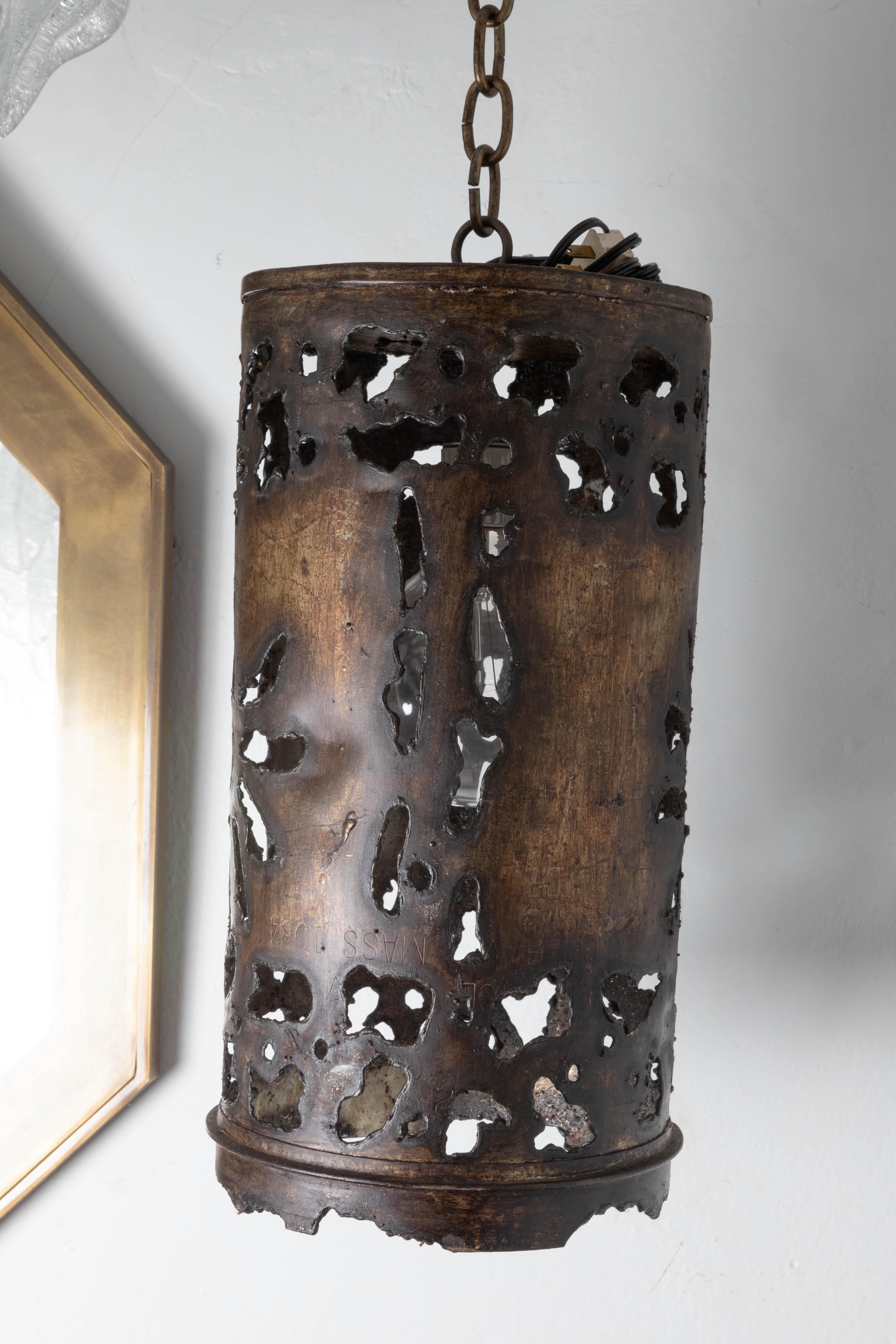 Mid-Century Modern Pendentif sculptural en acier brutaliste en vente