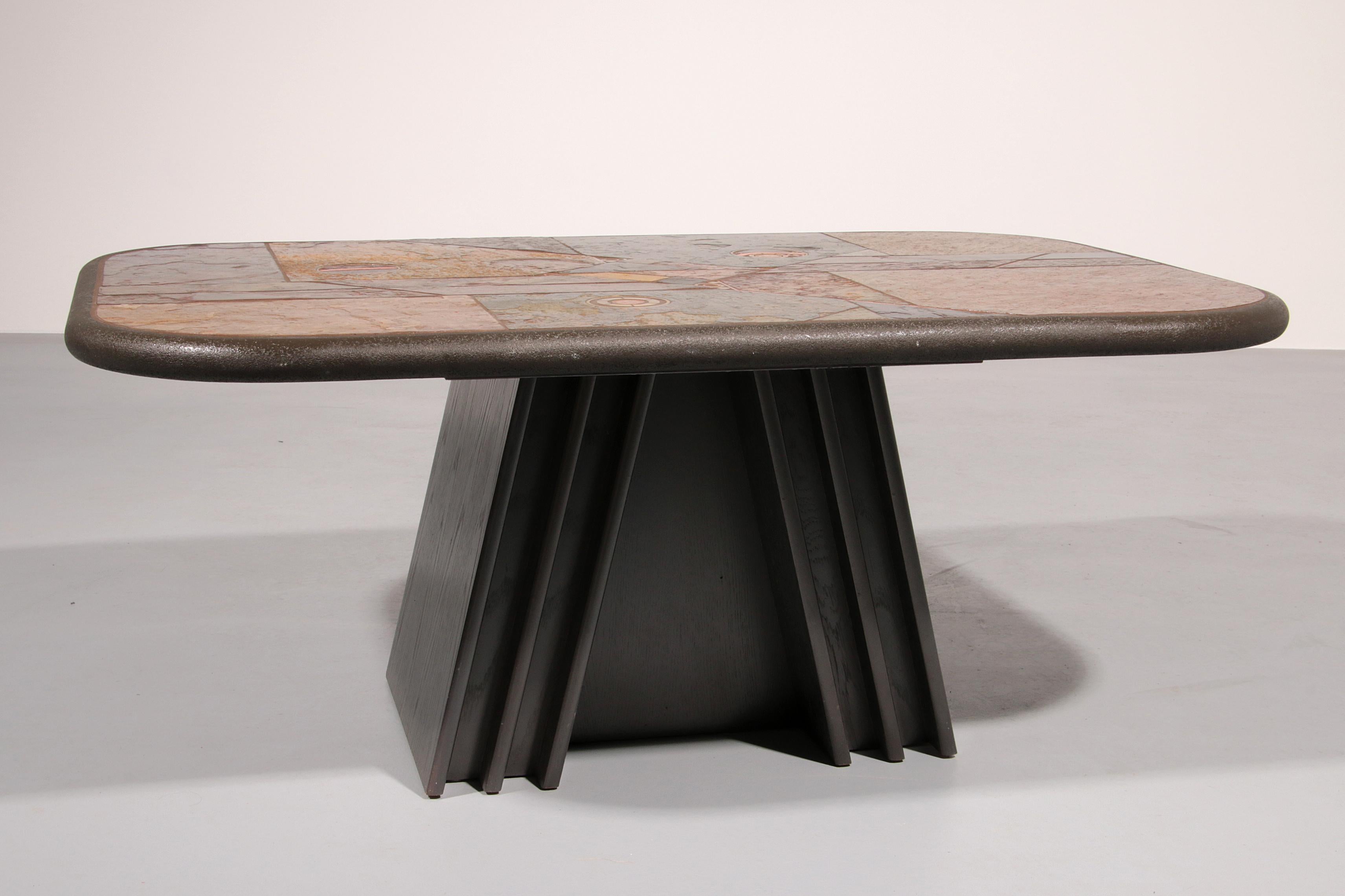 Brutalist Stone Coffee Table in the Style of Paul Kingma – Brass & Natural Stone In Good Condition For Sale In Oirlo, LI
