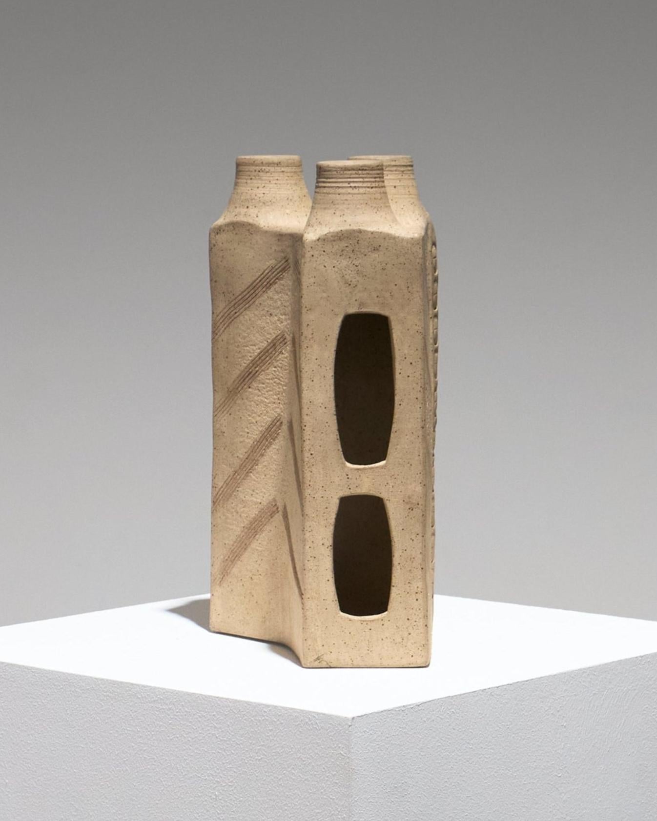 Brutalist Stoneware Soliflore, 1960s In Good Condition For Sale In PARIS, FR