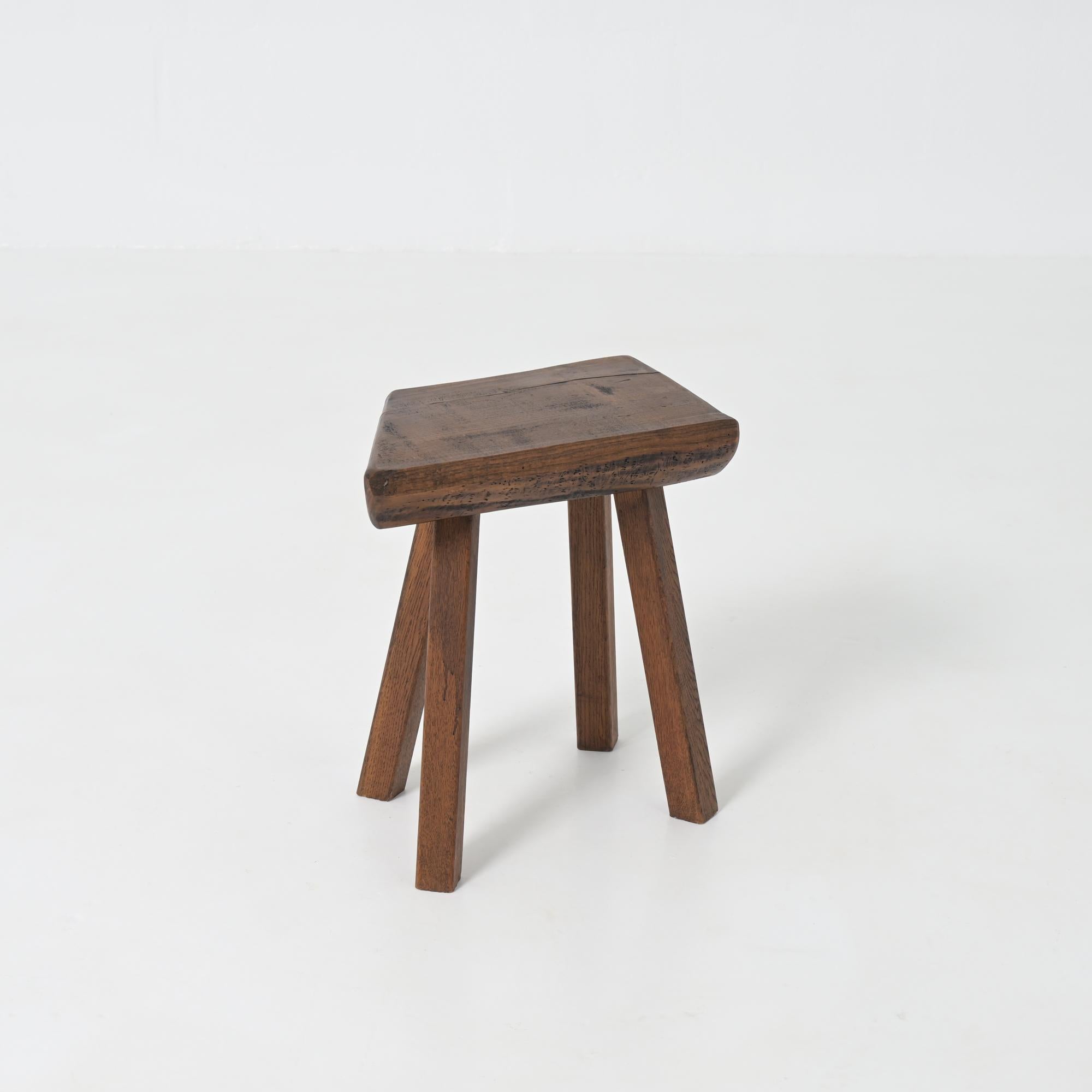 Belge Brutalist Stool by Mobichalet en vente