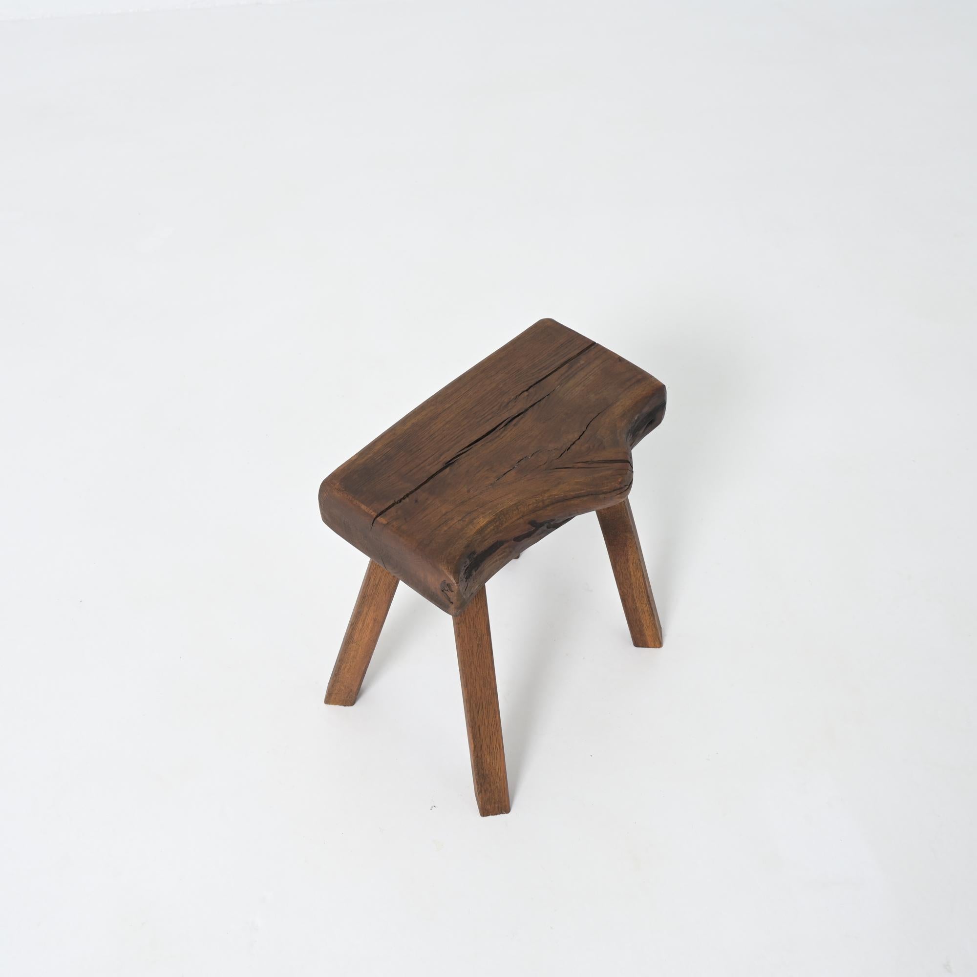 Belge Brutalist Stool by Mobichalet en vente