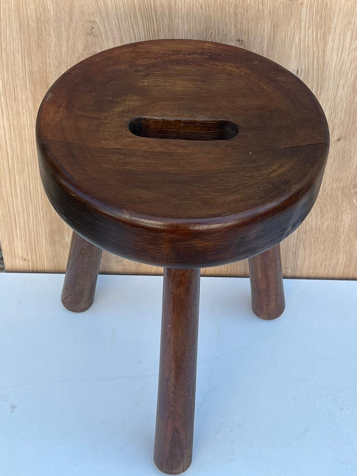 Brutalistischer Hocker (Moderne) im Angebot