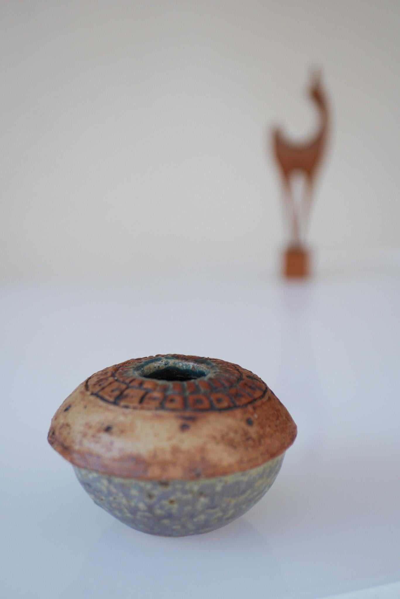 Brutalist Studio Pottery Vases or Pots by Bernard Rooke, 1960s, Set of 2 For Sale 4