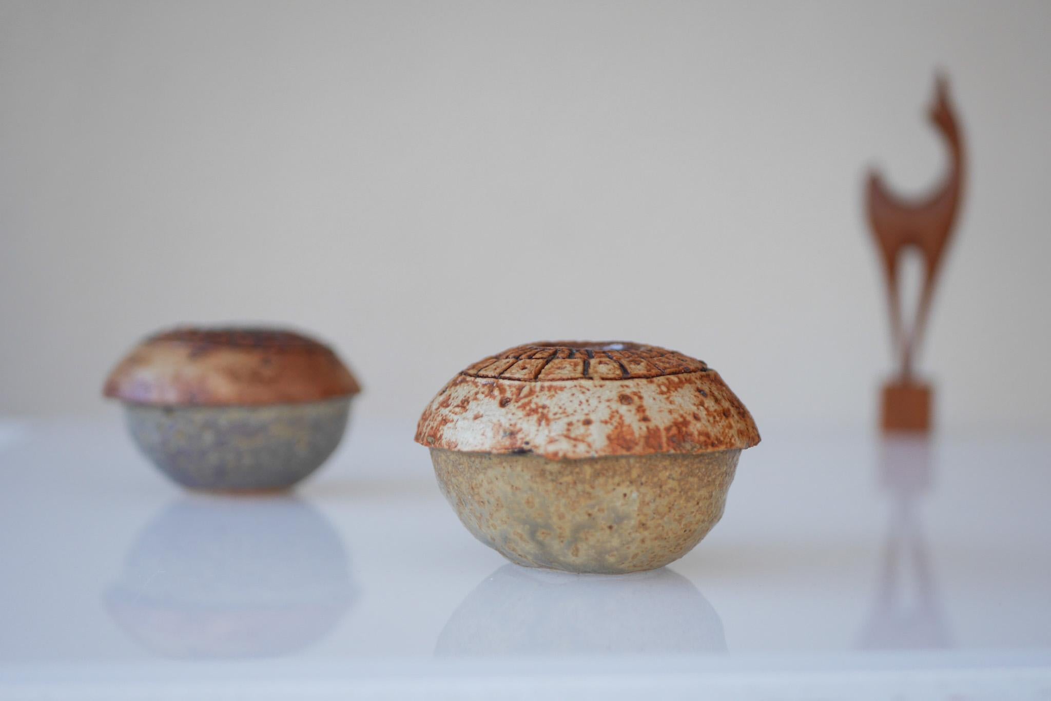 Brutalist Studio Pottery Vases or Pots by Bernard Rooke, 1960s, Set of 2 In Good Condition For Sale In Skarpnäck, SE