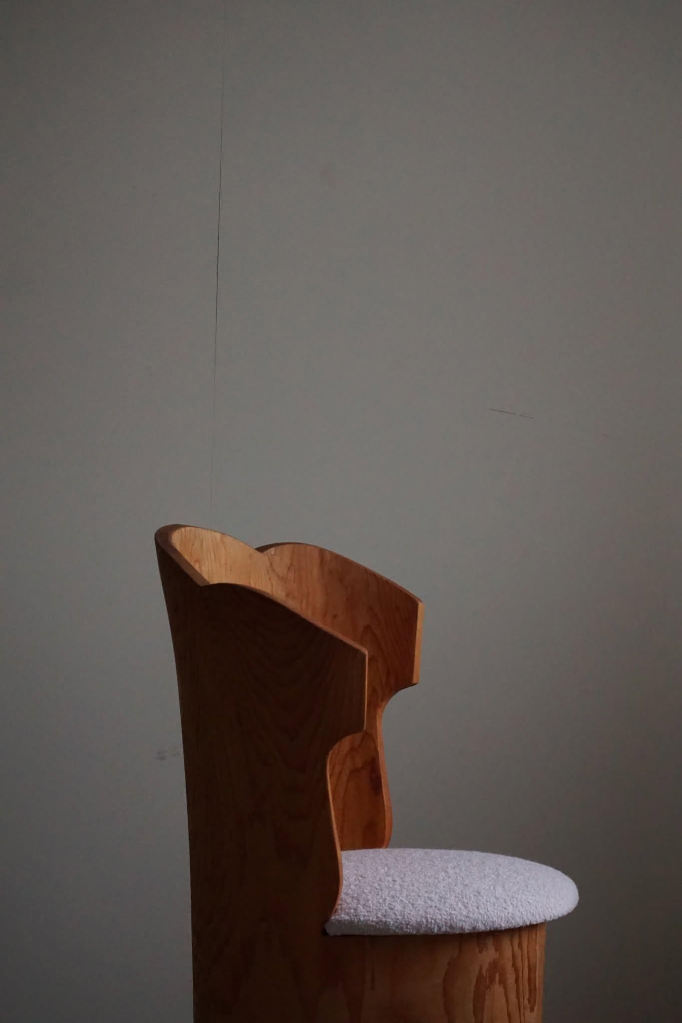 Brutalist Stump Chair in Solid Pine & Bouclé, Swedish Mid Century Modern, 1970s For Sale 2