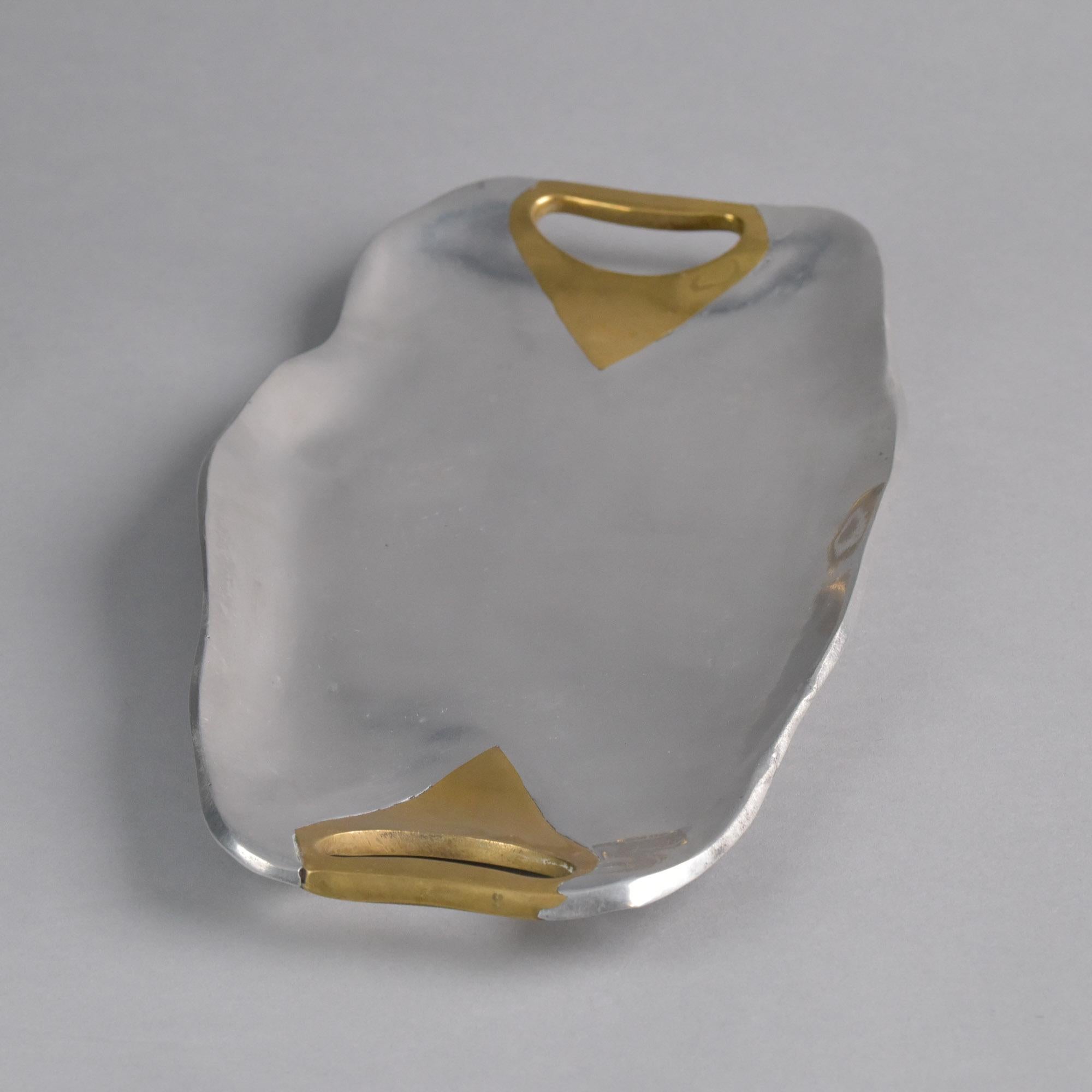Espagnol Brutalist Style Aluminum and Brass Tray or Platter Attrib to David Marshall en vente