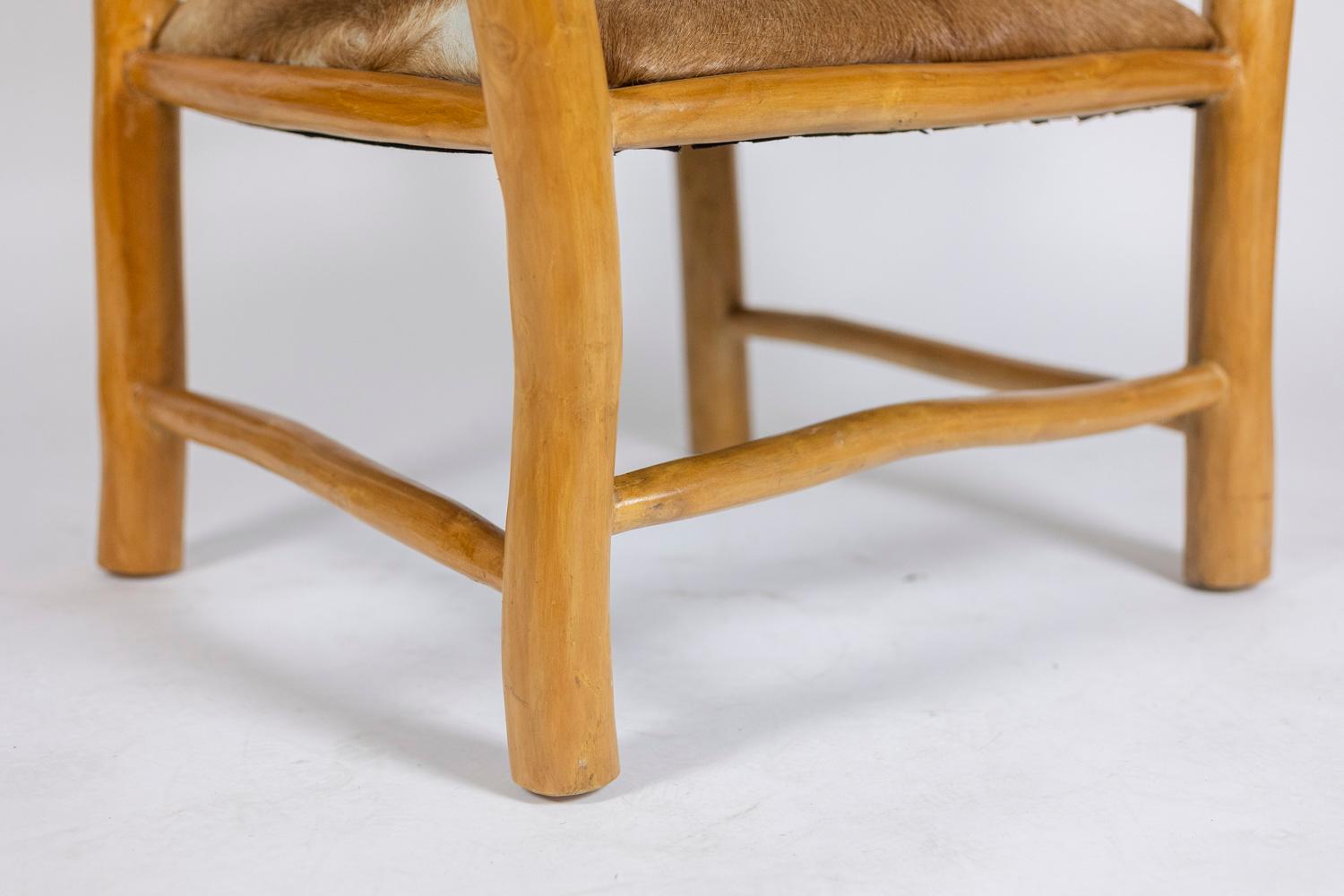 Brutalist style armchair in elm and goatskin, 1970s For Sale 5