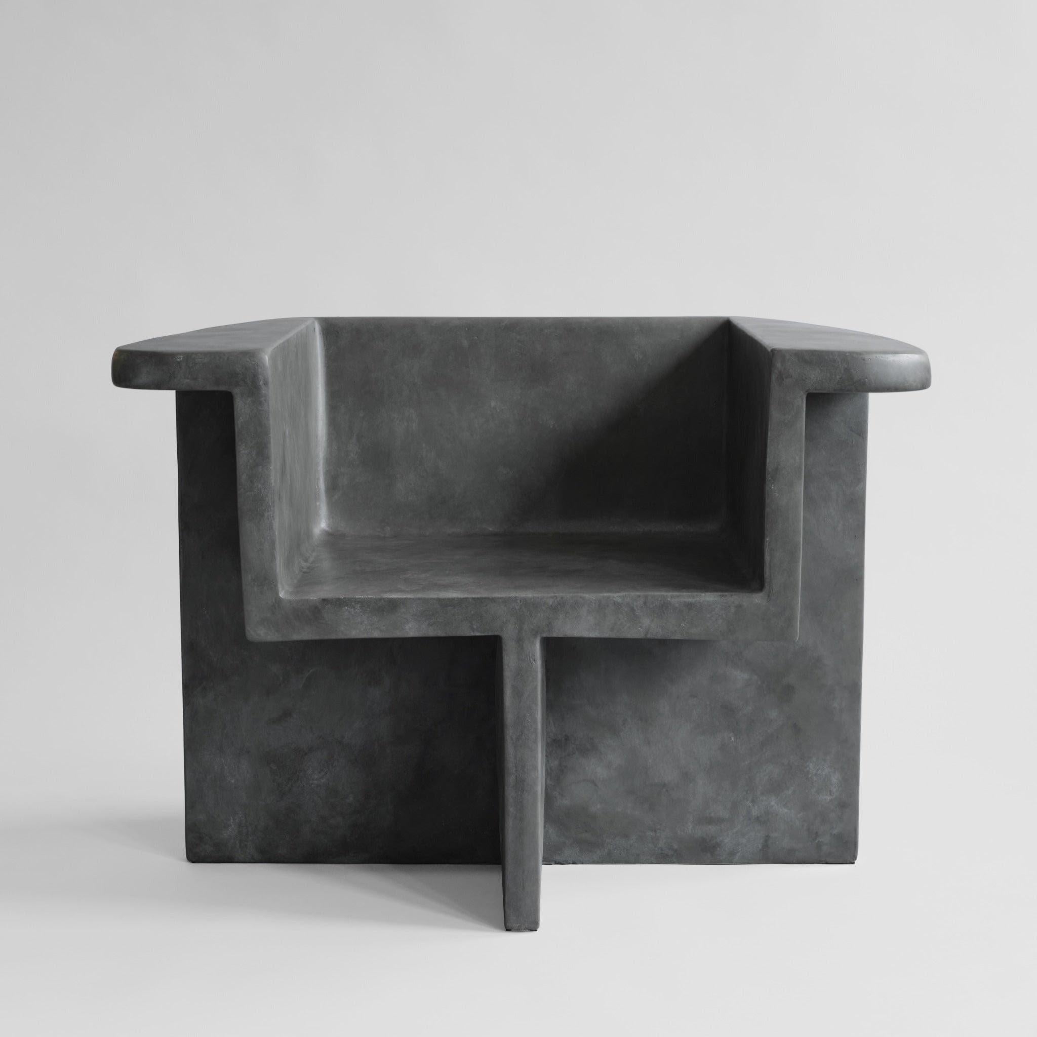 Paar Sessel im brutalistischen Stil, zeitgenössisch - Farbe dunkelgrau - Faserbeton, Design aus der Mitte des 20. Jahrhunderts.

Paar Brutus-Sessel, skulpturale Design-Sessel für moderne Innenräume. Jeder Stuhl ist aus dunkelgrauem Beton und