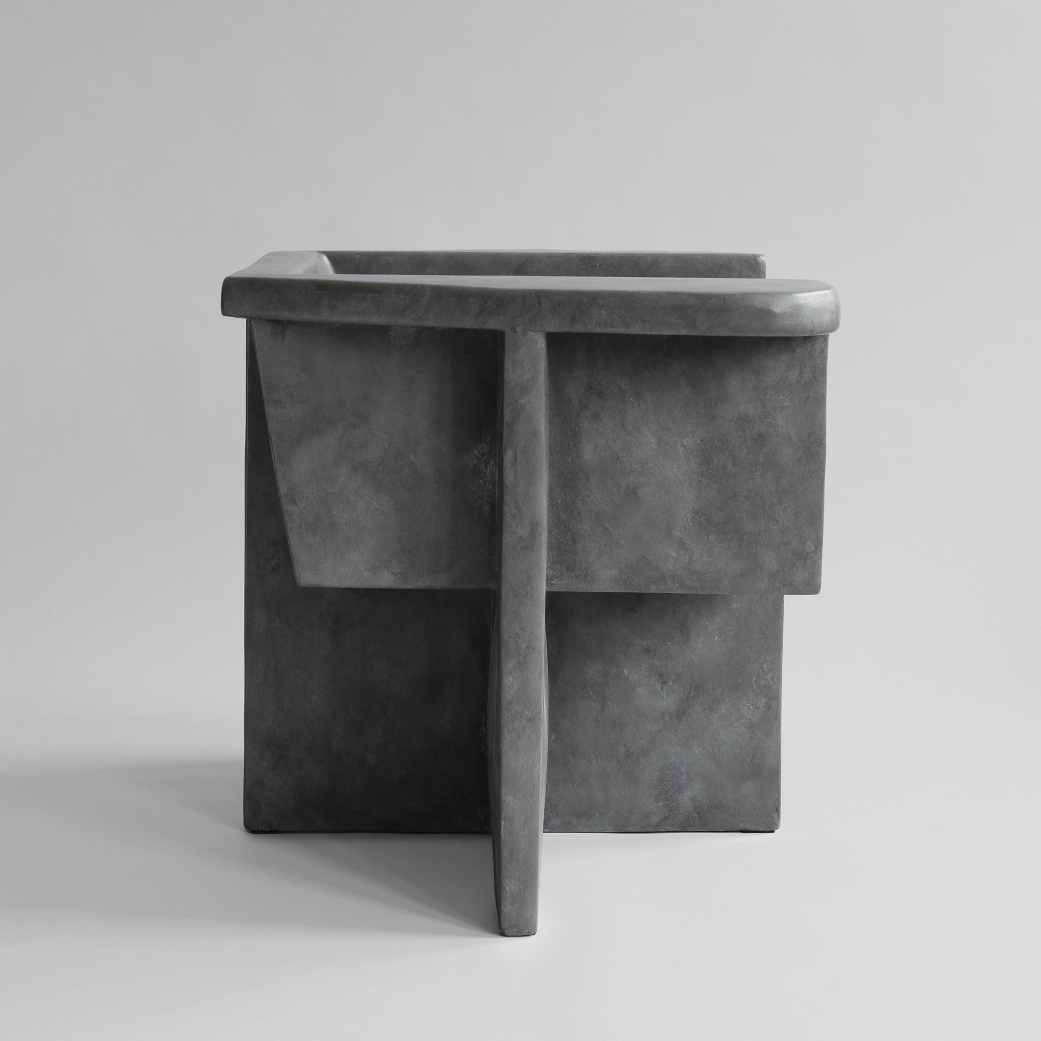 Sessel im brutalistischen Stil, Contemporary - Farbe Dunkelgrau - Faserbeton. (Brutalismus) im Angebot