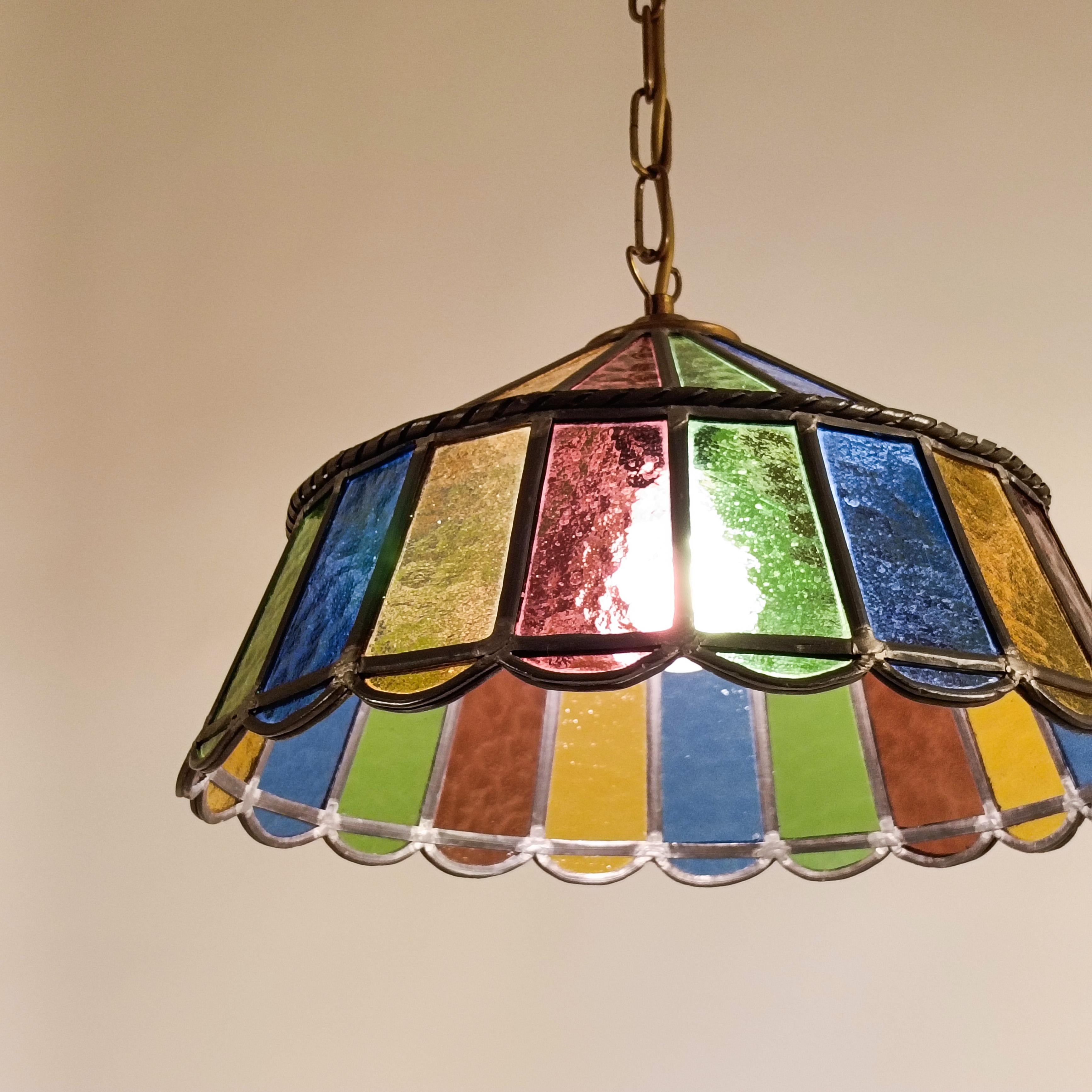 Stile brutalista. Lampada a sospensione in vetro artistico di Ferro Art, Spagna, anni '70 in vendita 2