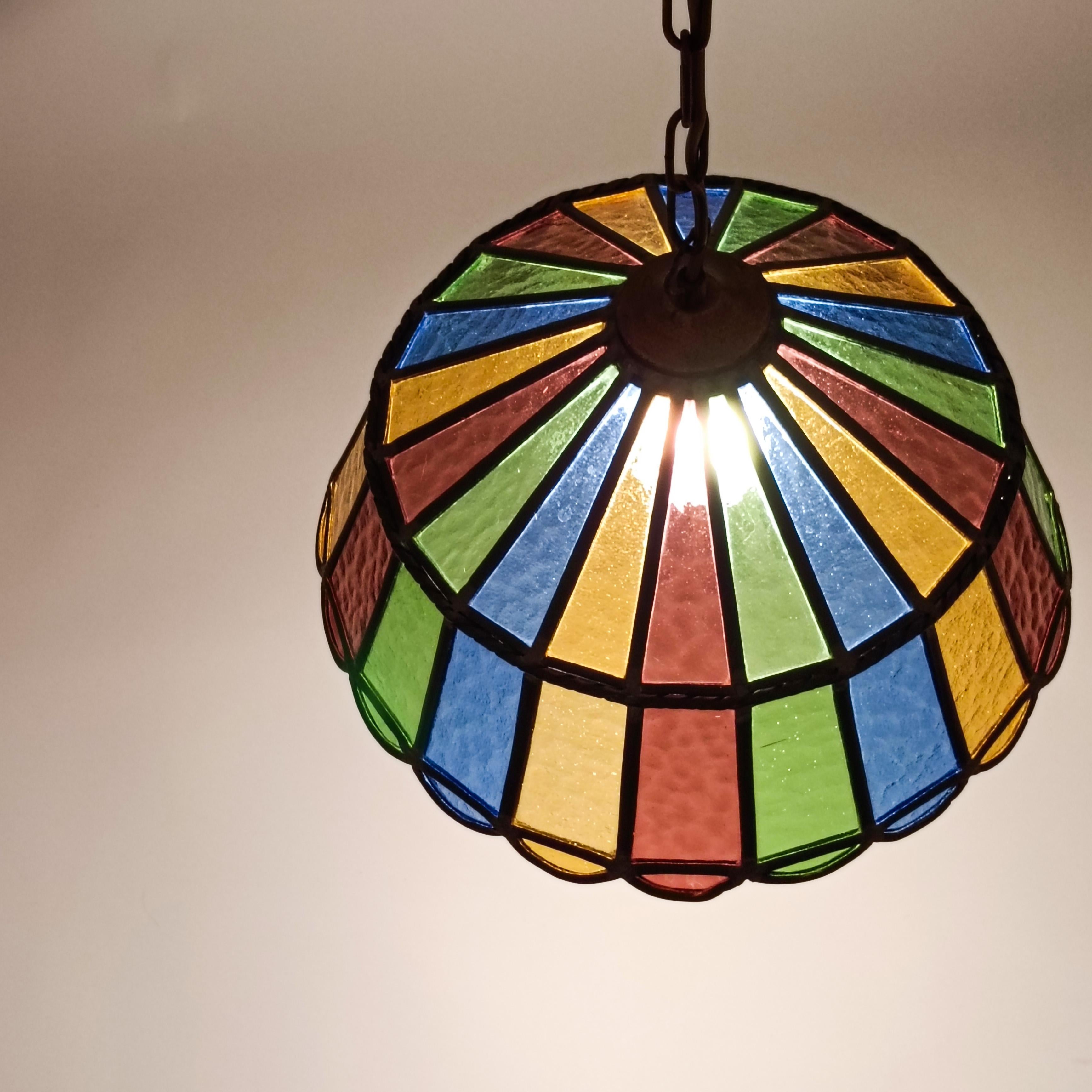 Stile brutalista. Lampada a sospensione in vetro artistico di Ferro Art, Spagna, anni '70 in vendita 4