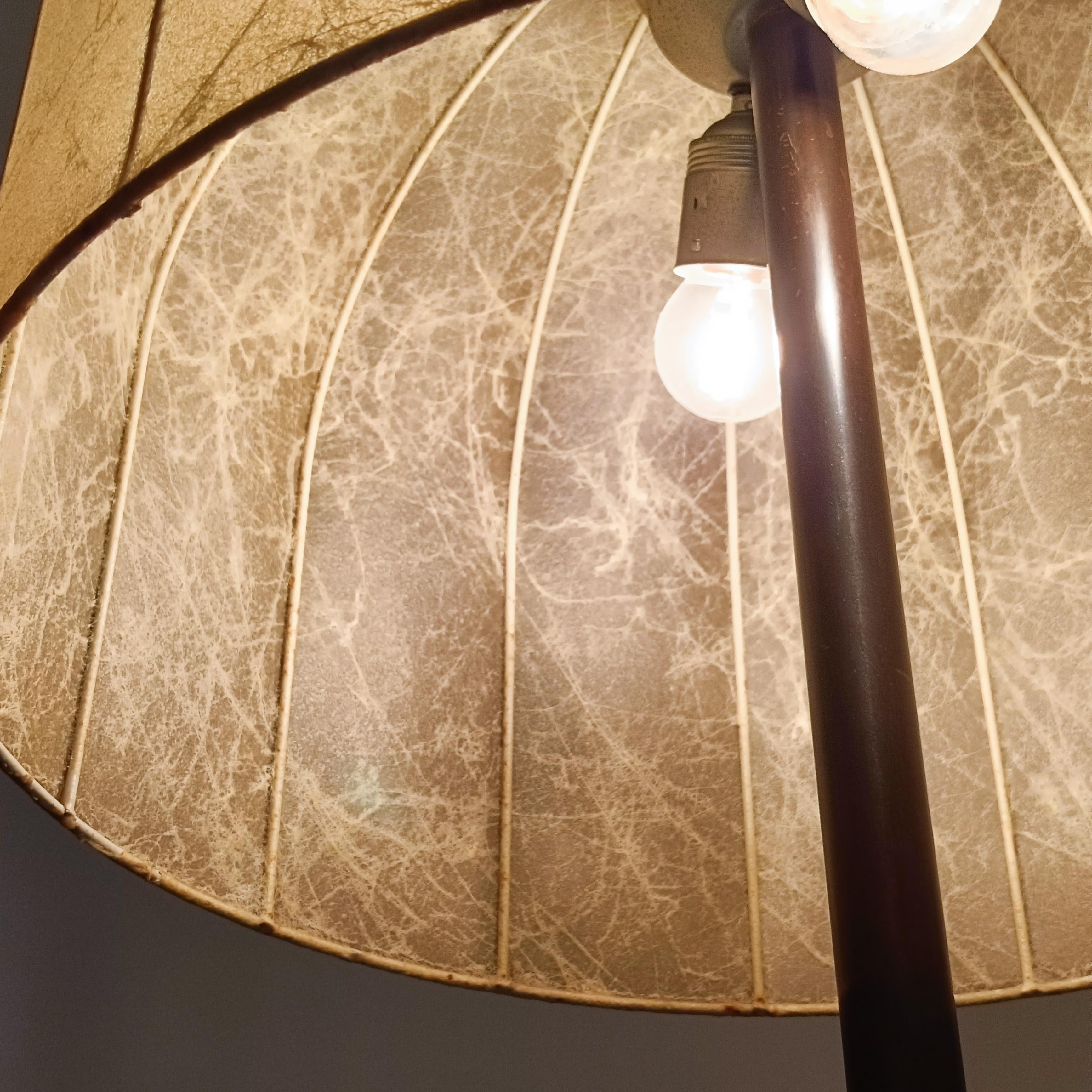 Résine de cocon. Lampadaire de style brutaliste par Estiluz, Espagne, années 1970 Bon état - En vente à SANT ADRIÀ DE BESÒS, ES