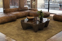 Tavolino da caffè in stile brutalista con piano in marmo Portoro Brecciato