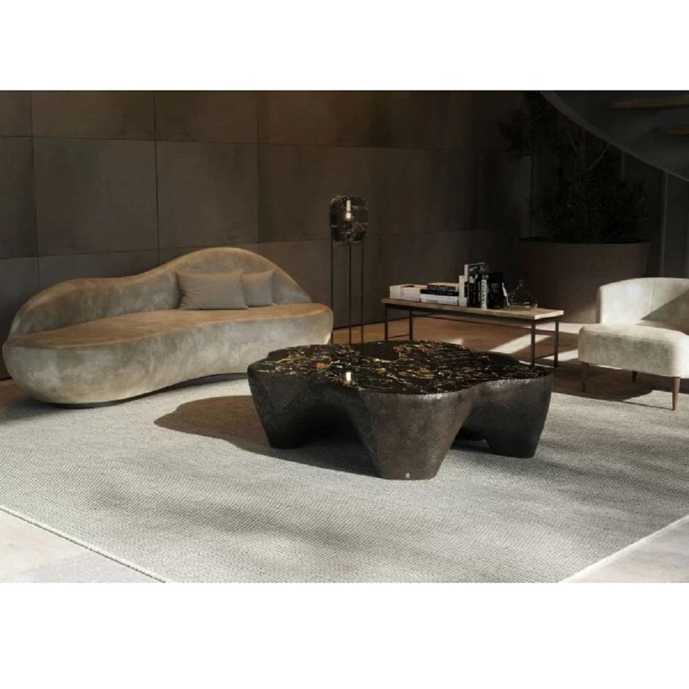 Portugais Table basse de style brutaliste avec plateau en marbre Portoro Brecciato en vente