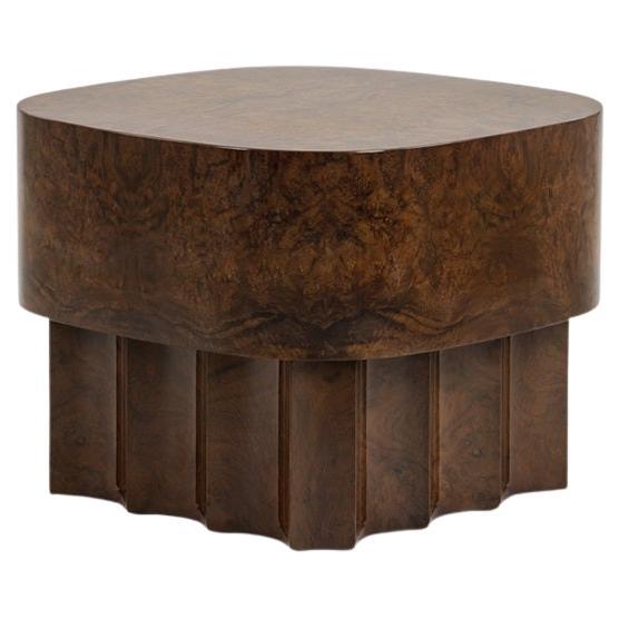 Mesa Baja De Estilo Brutalista En Lujosa Raíz De Nogal Brillante By JLC en venta