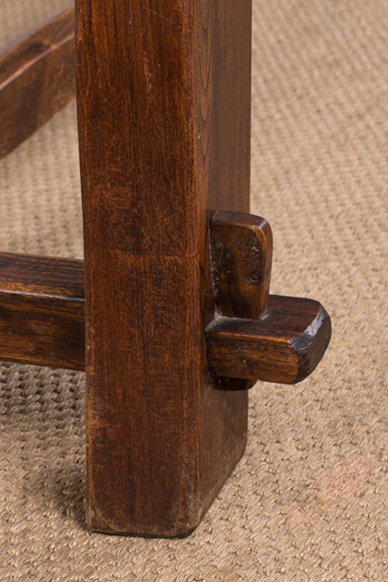 Brutalist style dining table, farmhouse style, in solid elm Olavi Hanninen. en venta 8