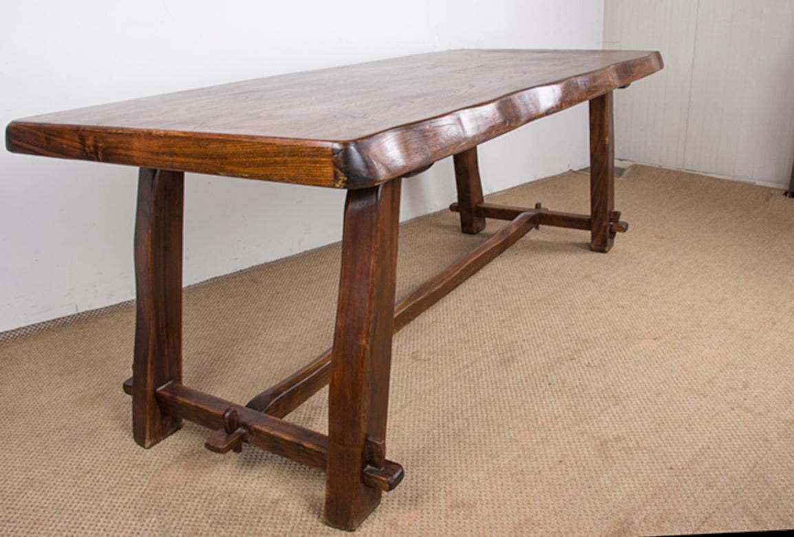 Brutalist style dining table, farmhouse style, in solid elm Olavi Hanninen. mediados del siglo XX en venta