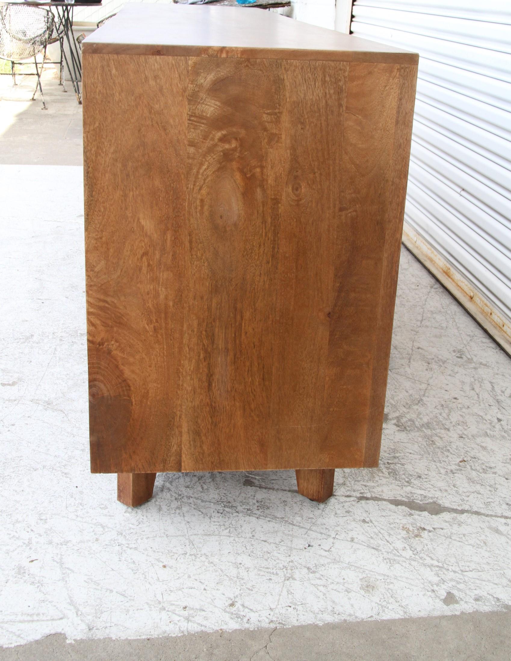 Credenza de cuatro puertas de estilo brutalista en venta 5