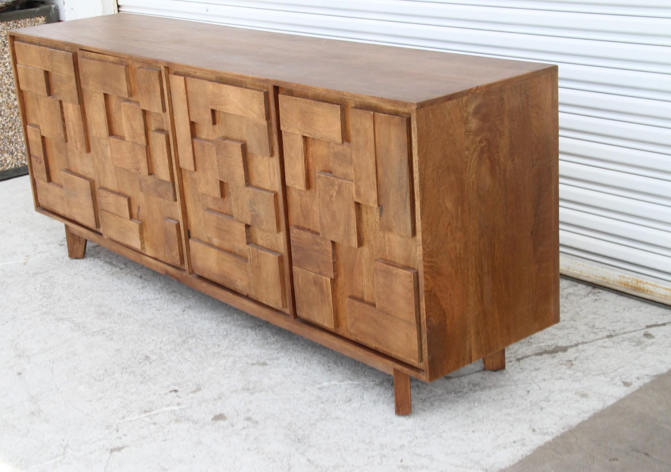 Credenza de cuatro puertas de estilo brutalista Canadiense en venta