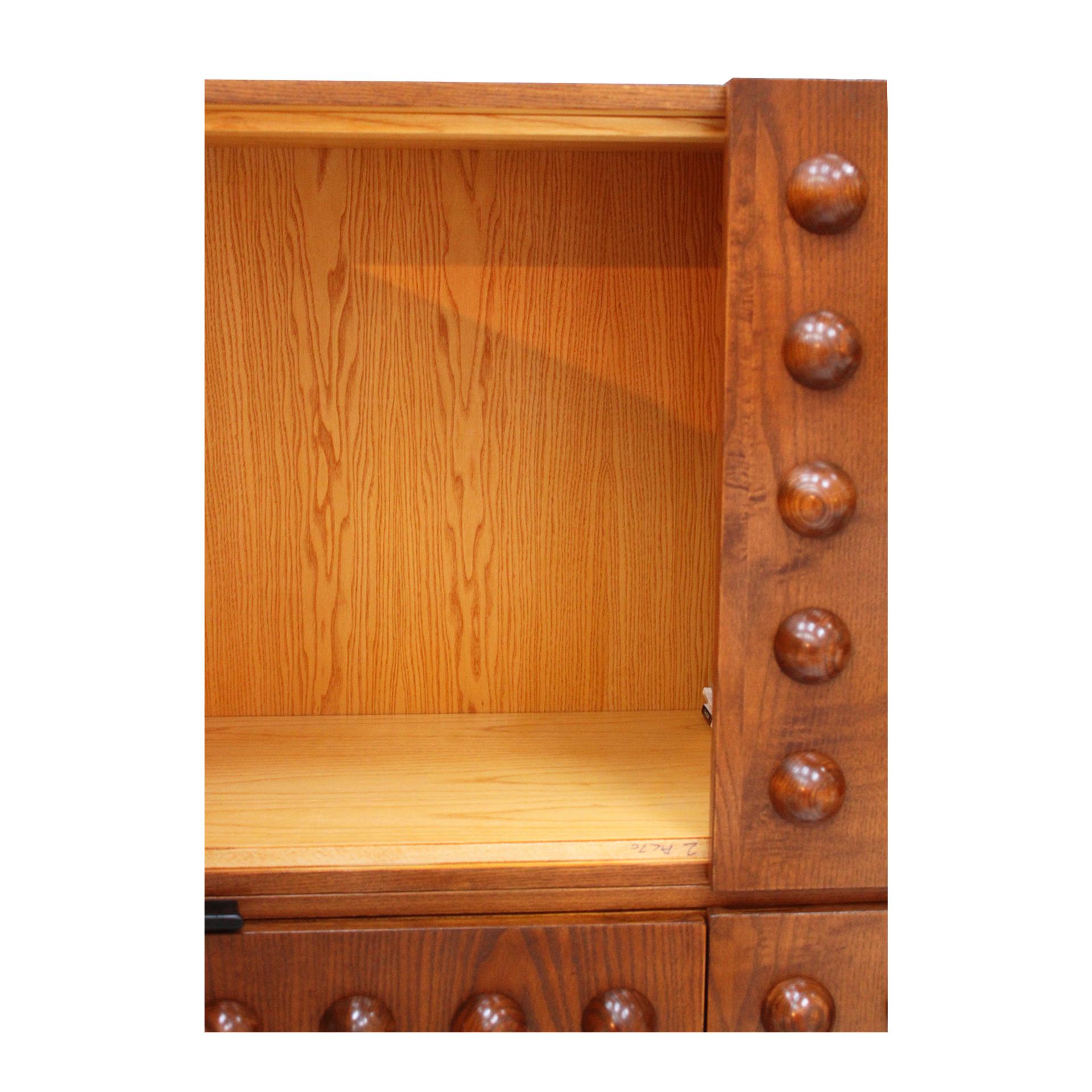 Barra Seca Italiana de Estilo Brutalista de Madera de Roble, Armario para Bebidas en venta 2