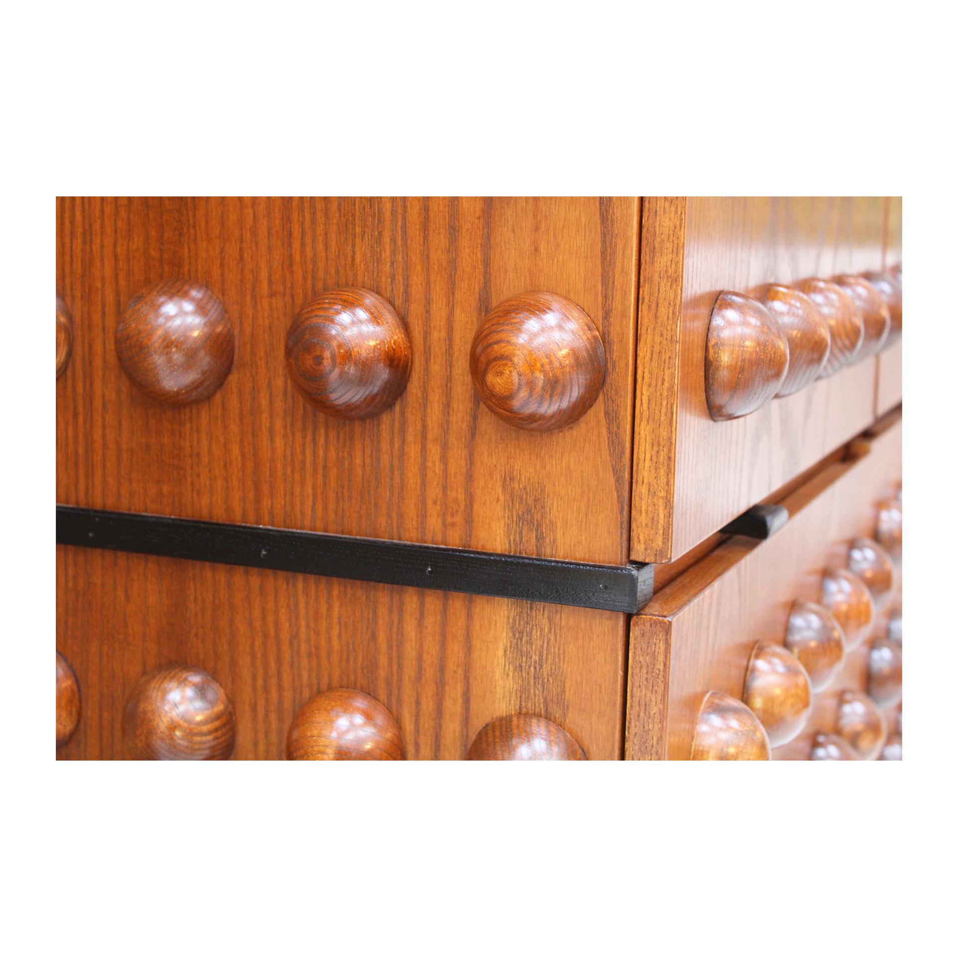Barra Seca Italiana de Estilo Brutalista de Madera de Roble, Armario para Bebidas en venta 4