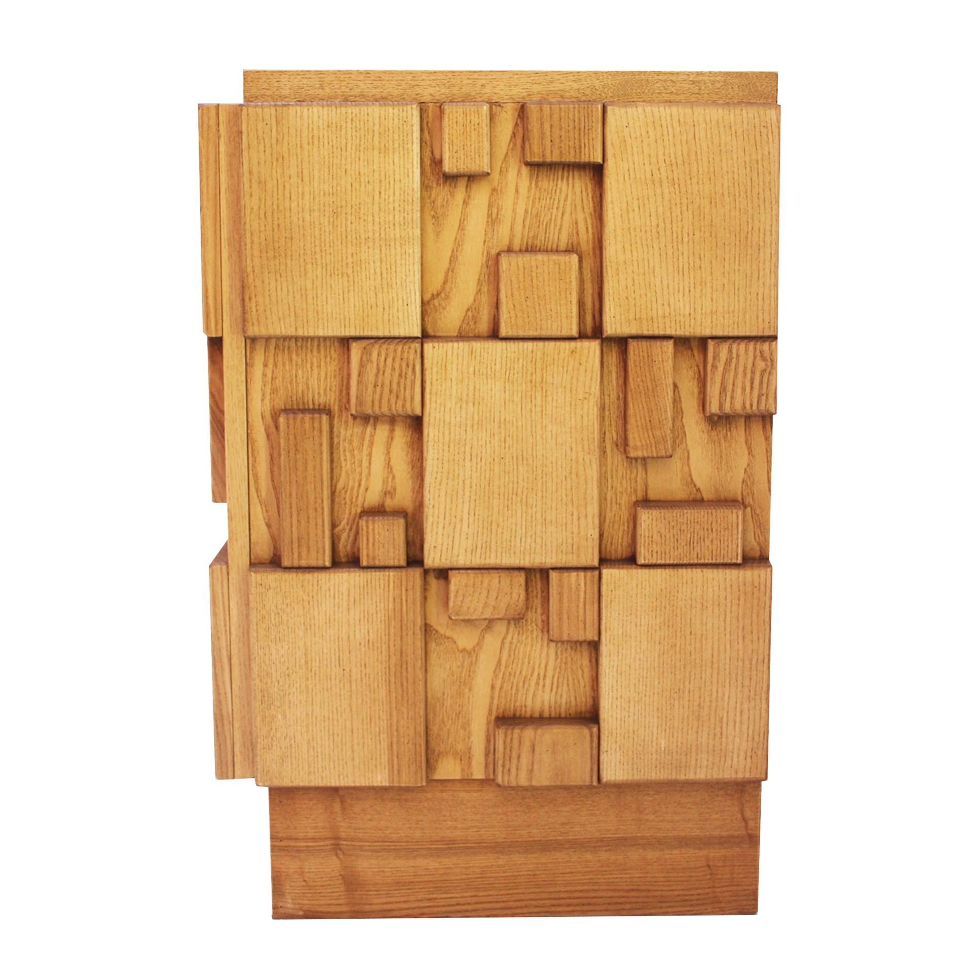 Großes handgeschnitztes italienisches Sideboard aus Eiche im brutalistischen Stil (Italienisch) im Angebot