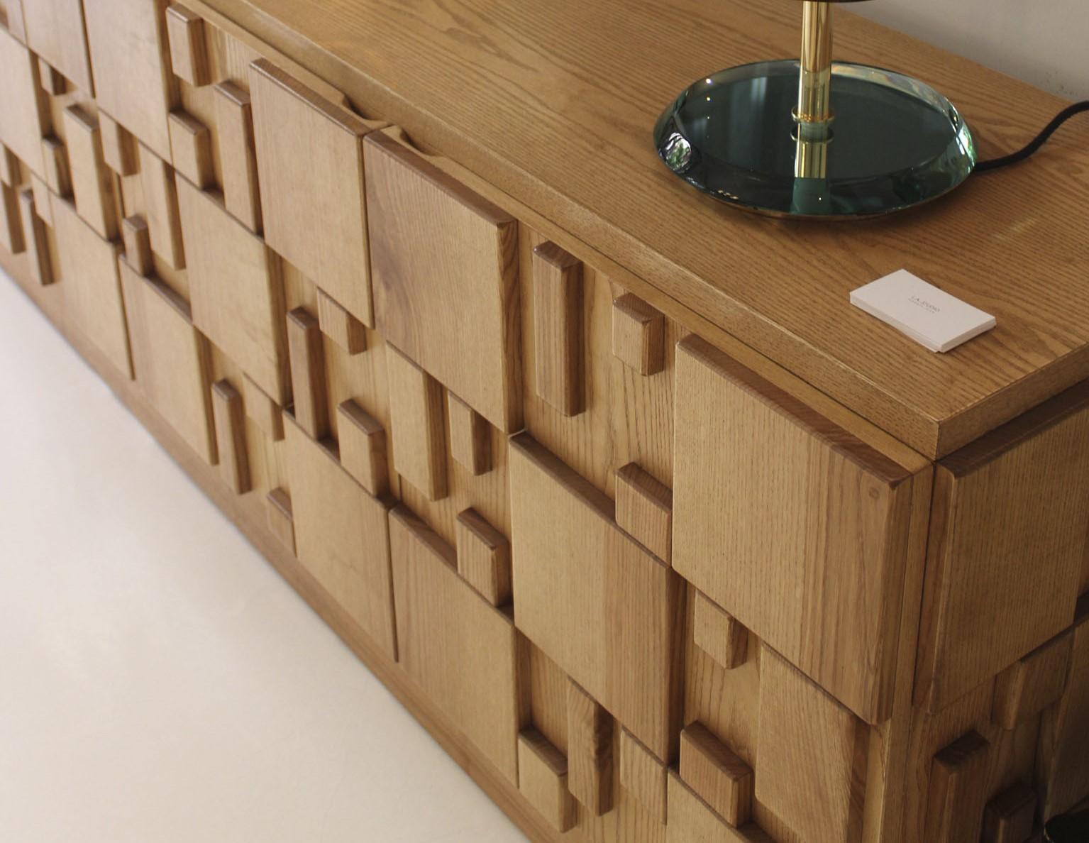 Großes handgeschnitztes italienisches Sideboard aus Eiche im brutalistischen Stil im Angebot 2
