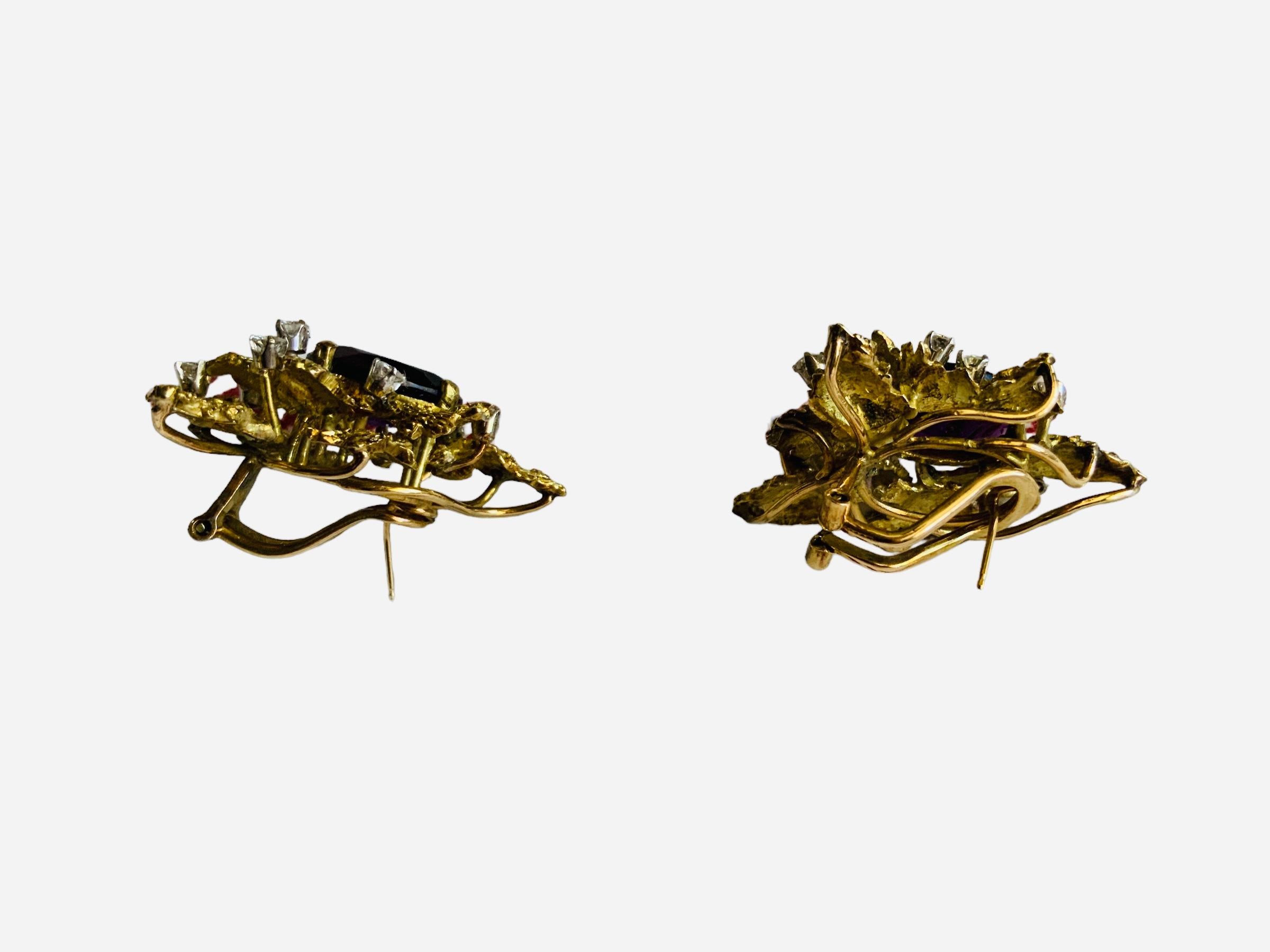 Paire de boucles d'oreilles de style brutaliste en or 14 carats avec améthyste et diamants  Bon état - En vente à Guaynabo, PR