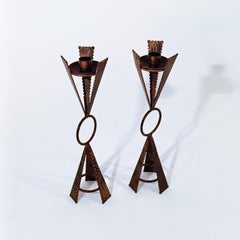 Estilo brutalista. Portavelas escultórico de Ferro Art, España, años 50