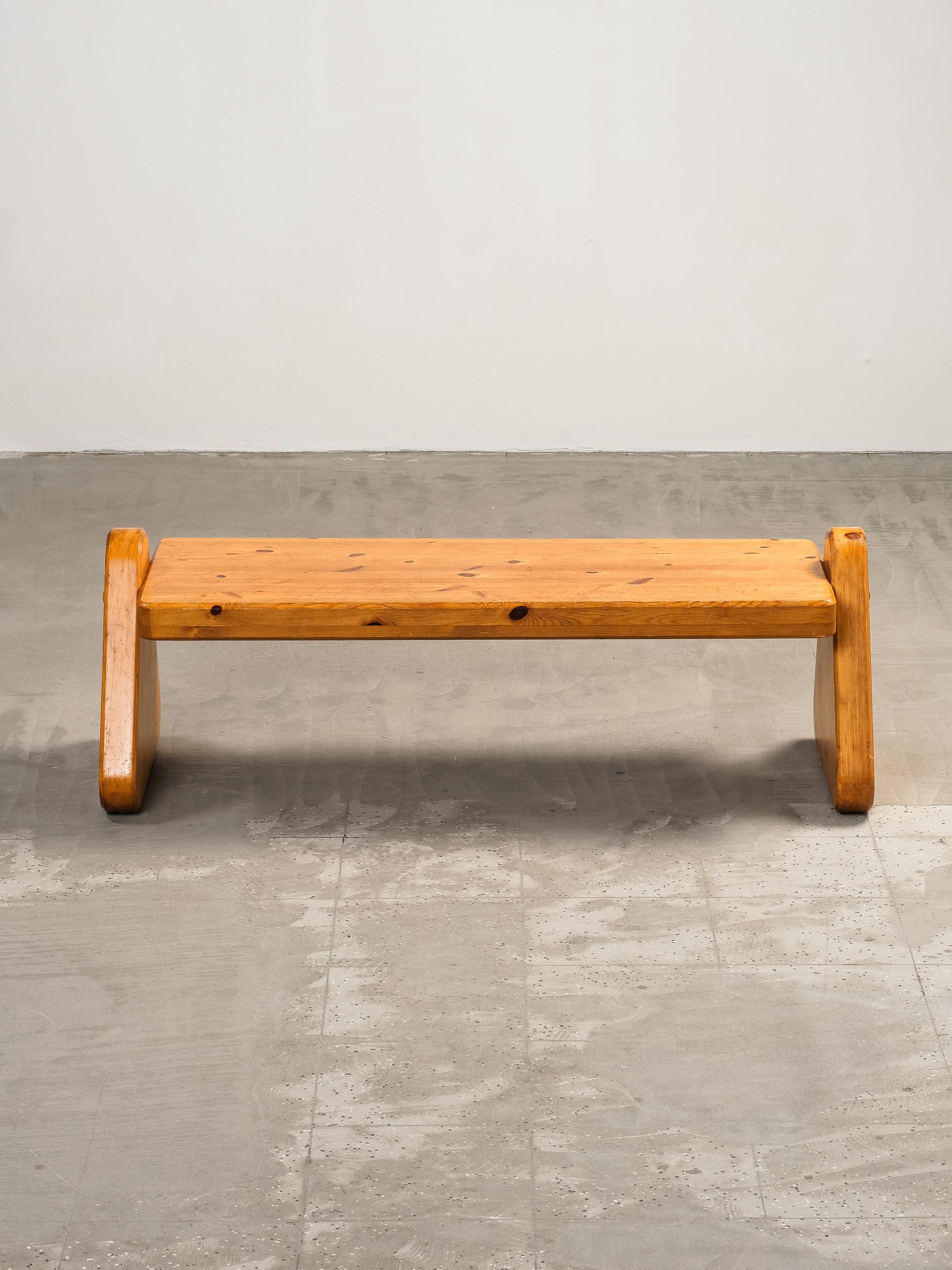 Brutalist Style Solid Pine Bench, Finland, 1980s For Sale 5