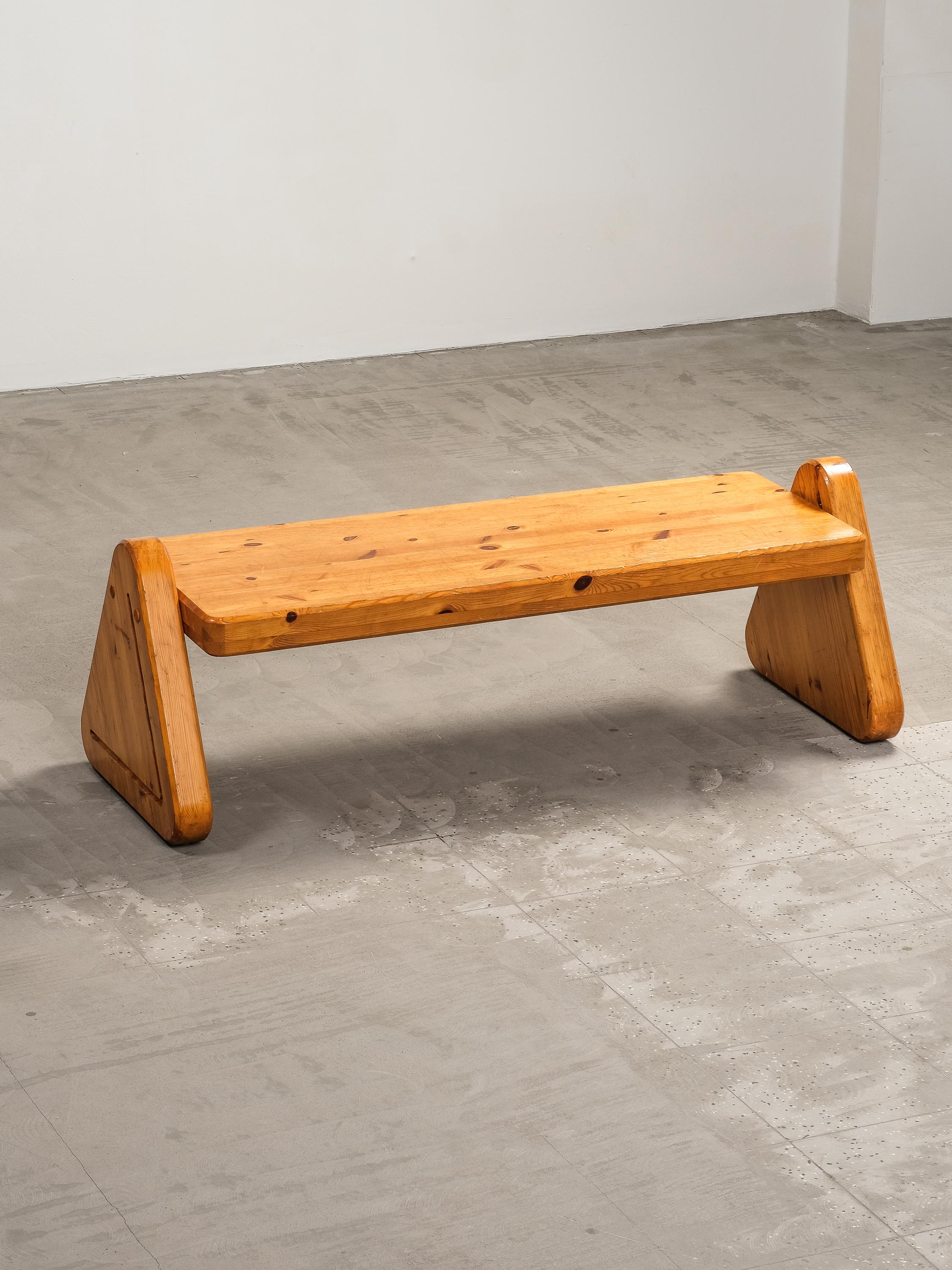 Brutalist Style Solid Pine Bench, Finland, 1980s For Sale 8
