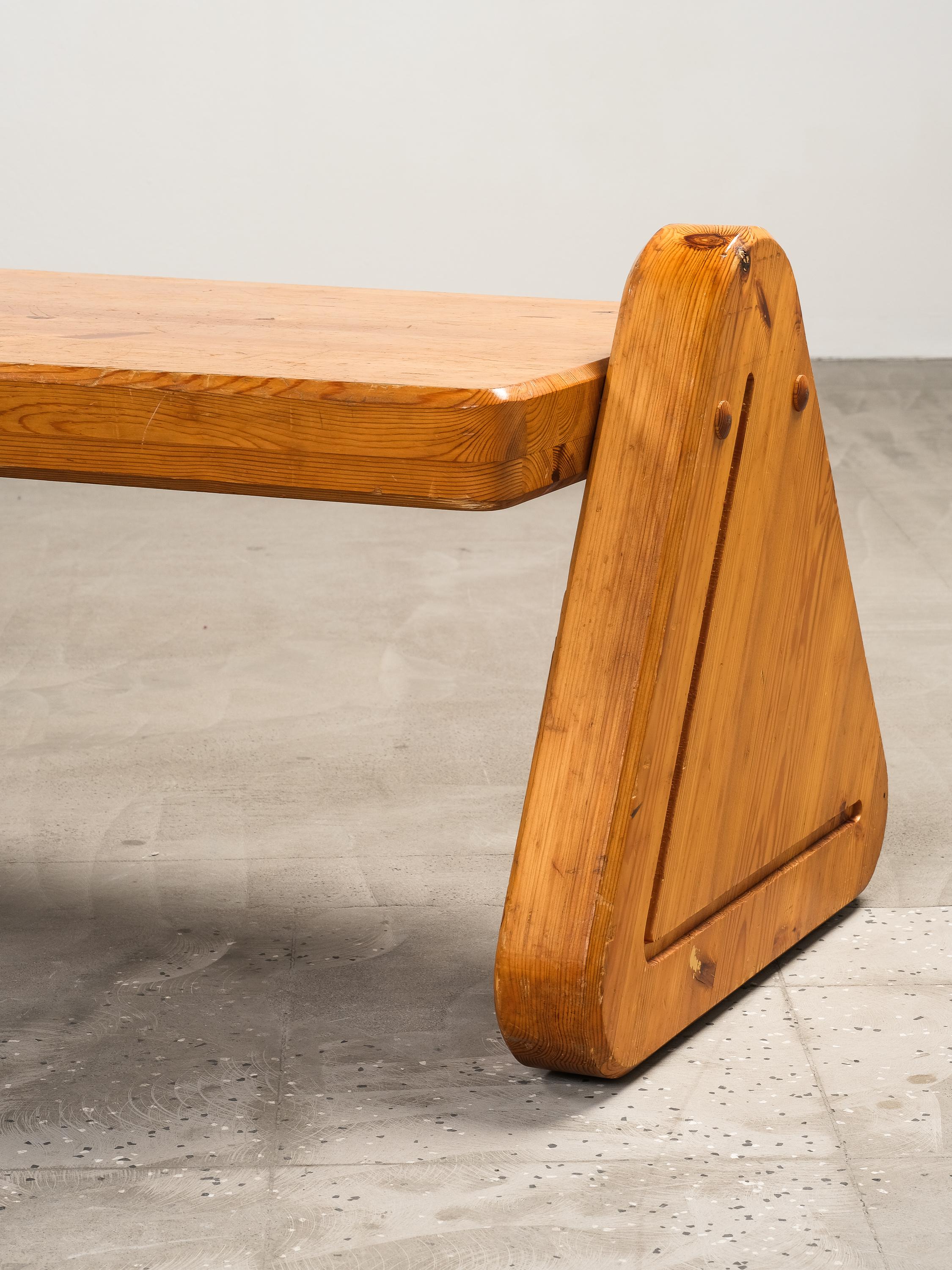 Brutalist Style Solid Pine Bench, Finland, 1980s For Sale 3